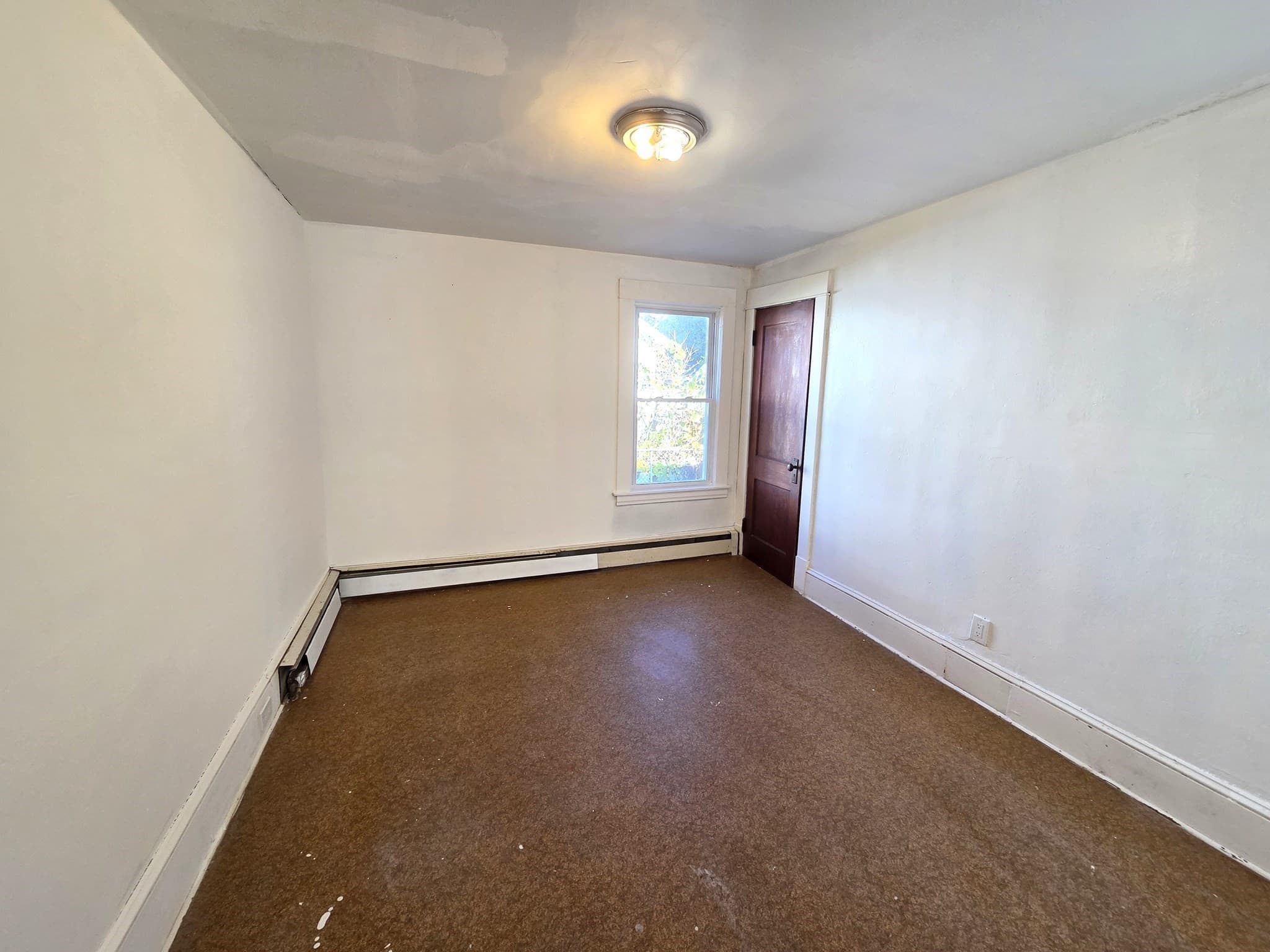 Single Family Residence at 59 Mazarin St, Springfield MA 01151, photo 12 of 16