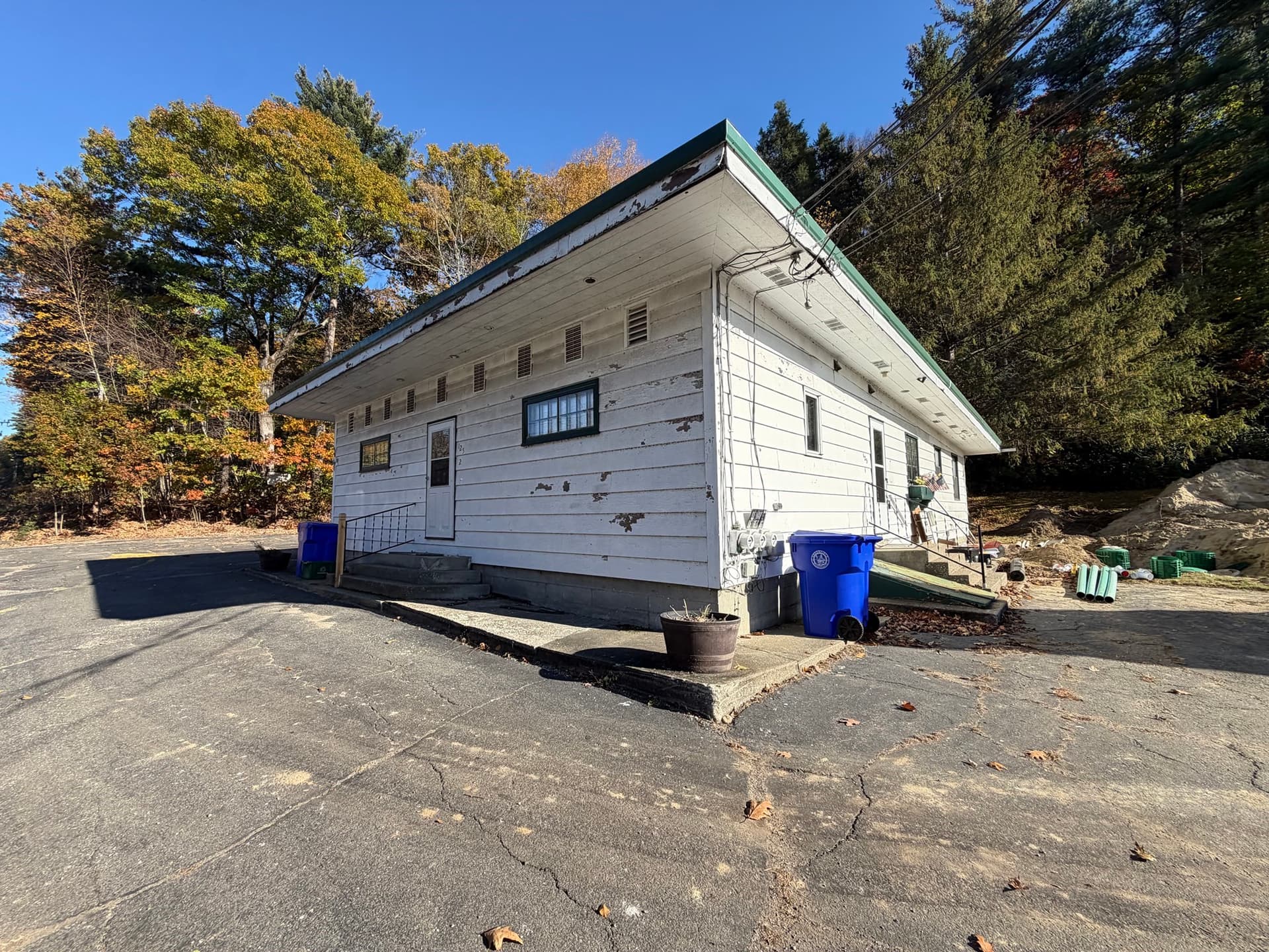 125 French King Hwy, Greenfield MA 01301