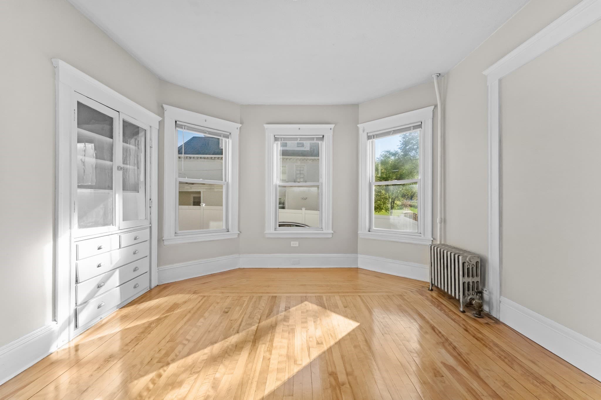 Apartment at 2 Haviland # 1, Worcester MA 01602, photo 2 of 15