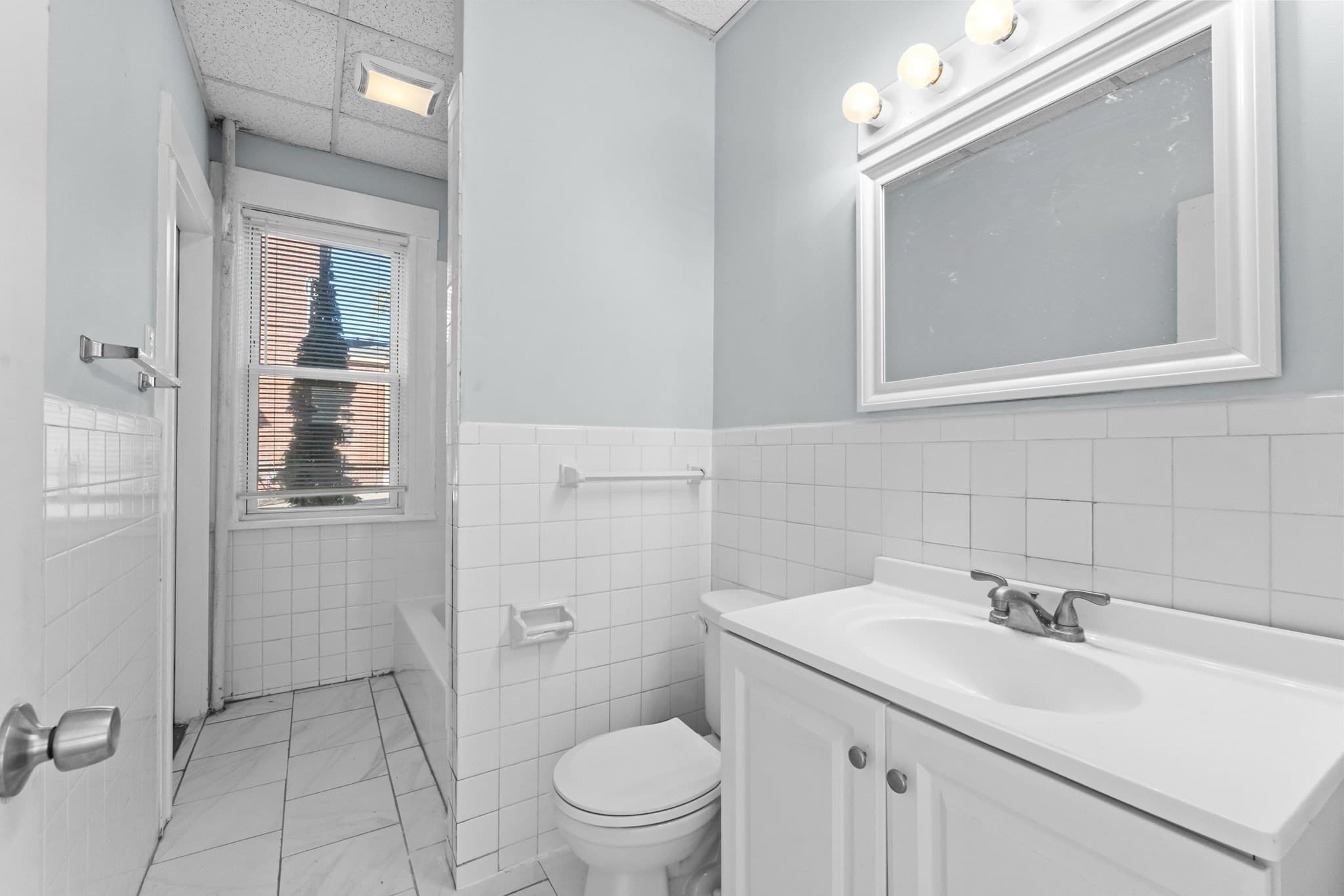 Apartment at 2 Haviland # 1, Worcester MA 01602, photo 6 of 15