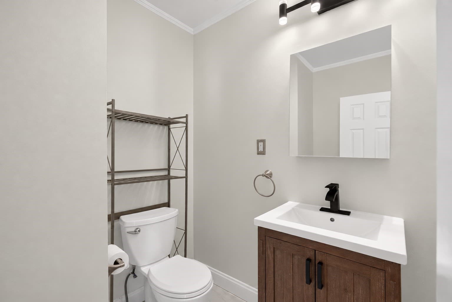 Condominium at 173-175 Shirley St # 6, Winthrop MA 02152, photo 8 of 21