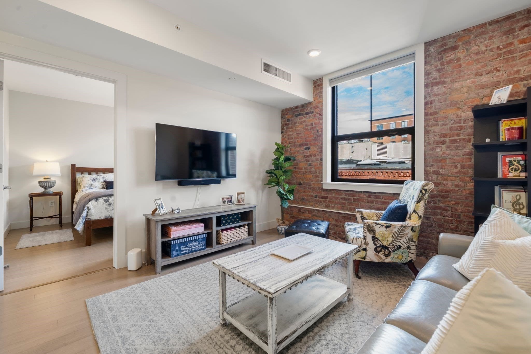 Condominium at 121 Portland St # 603, Boston MA 02114, photo 2 of 25