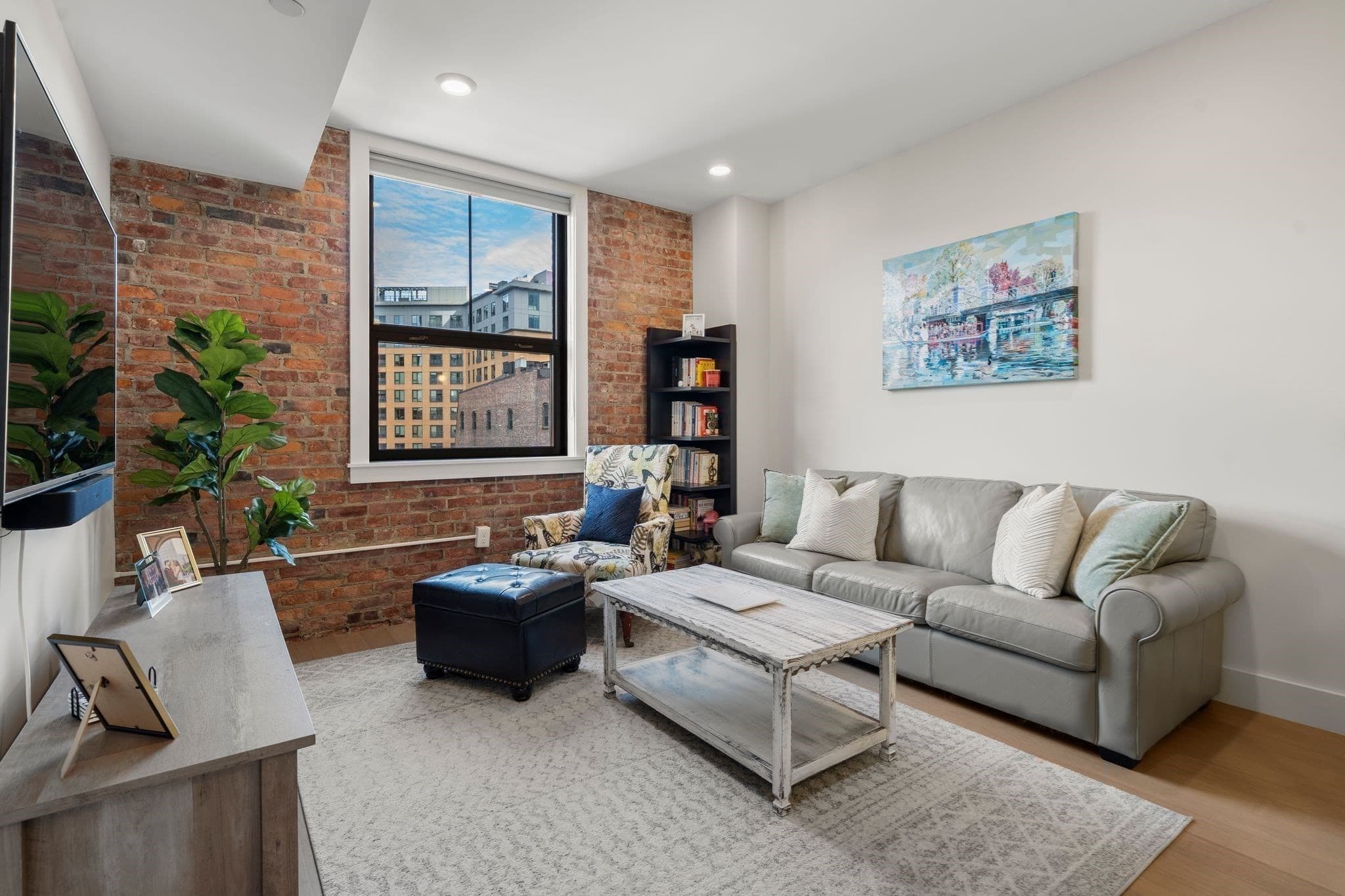 121 Portland St # 603, Boston MA 02114