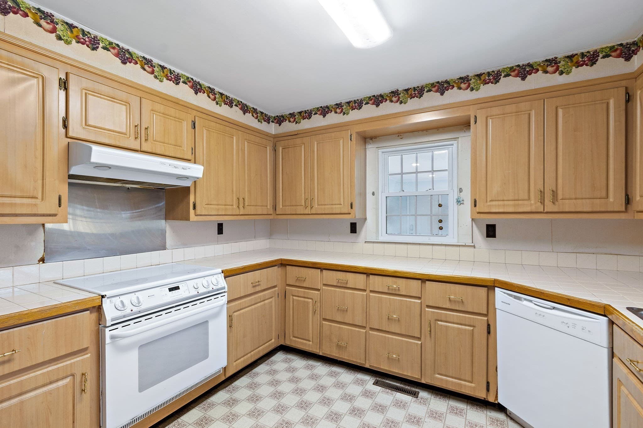 Multi Family at 28 Lake St, Acushnet MA 02743, photo 17 of 41