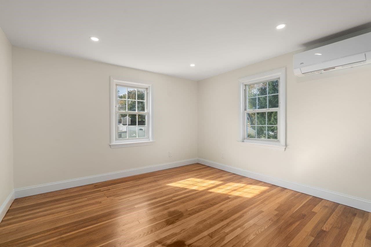 Single Family Residence at 365 Lexington St, Woburn MA 01801, photo 17 of 28