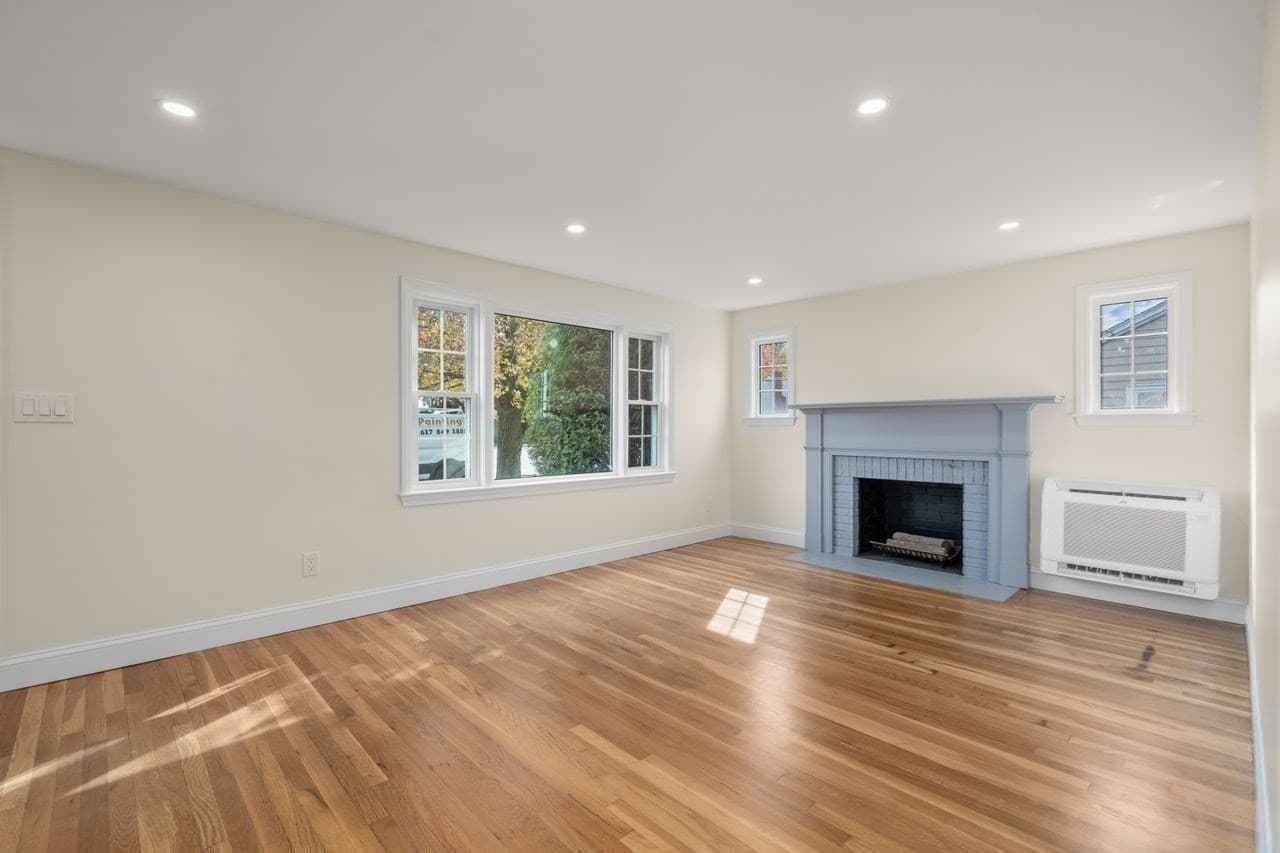 Single Family Residence at 365 Lexington St, Woburn MA 01801, photo 12 of 28