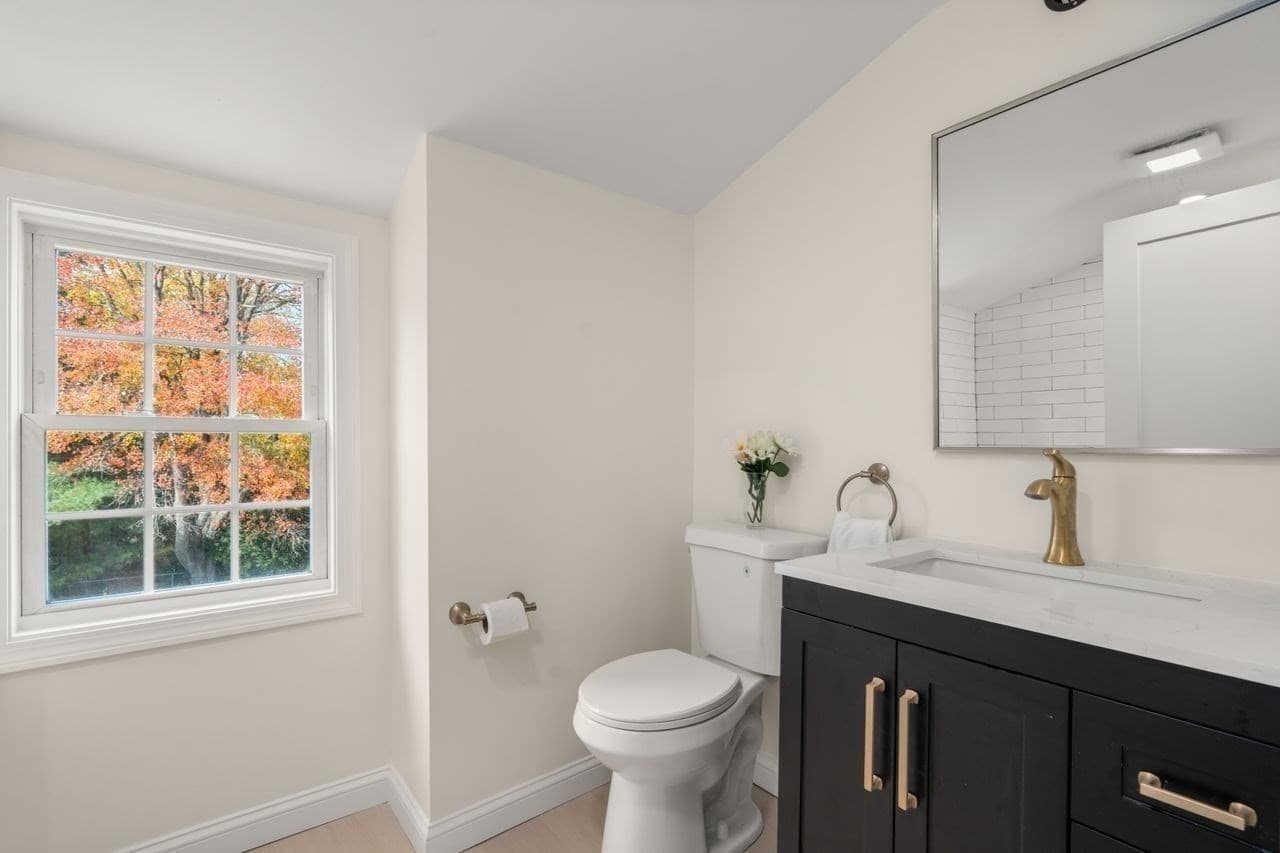 Single Family Residence at 365 Lexington St, Woburn MA 01801, photo 3 of 28
