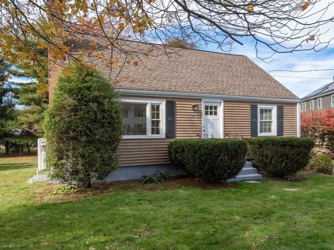Single Family Residence at 365 Lexington St, Woburn MA 01801, photo 24 of 28