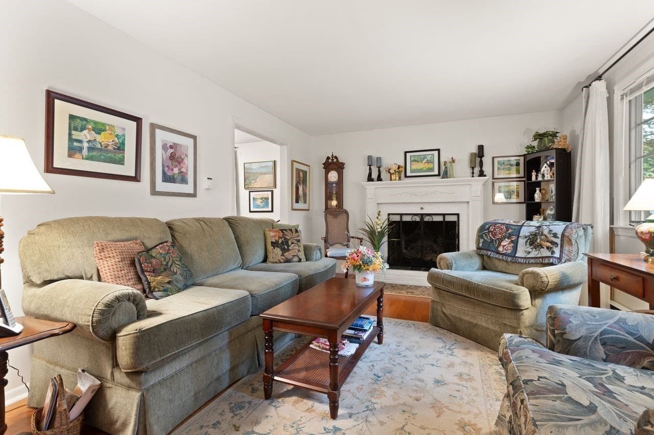 Single Family Residence at 326 Highland St, Stoughton MA 02072, photo 13 of 35
