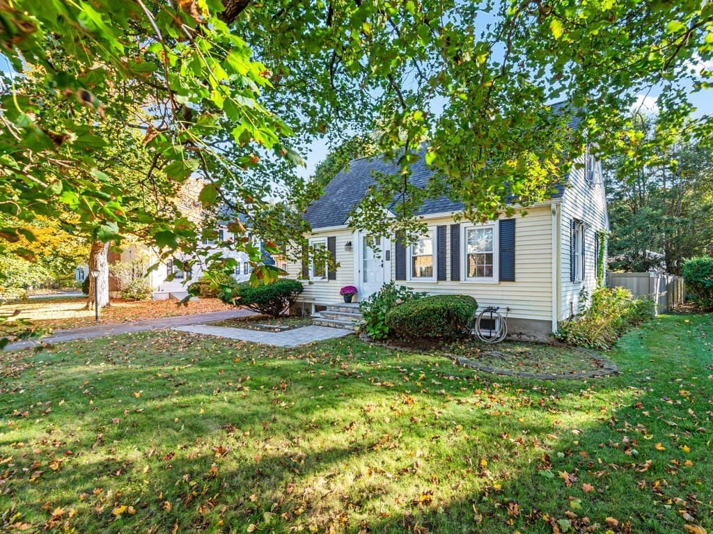 Single Family Residence at 1 Benjamin Rd, Worcester MA 01602, photo 36 of 41