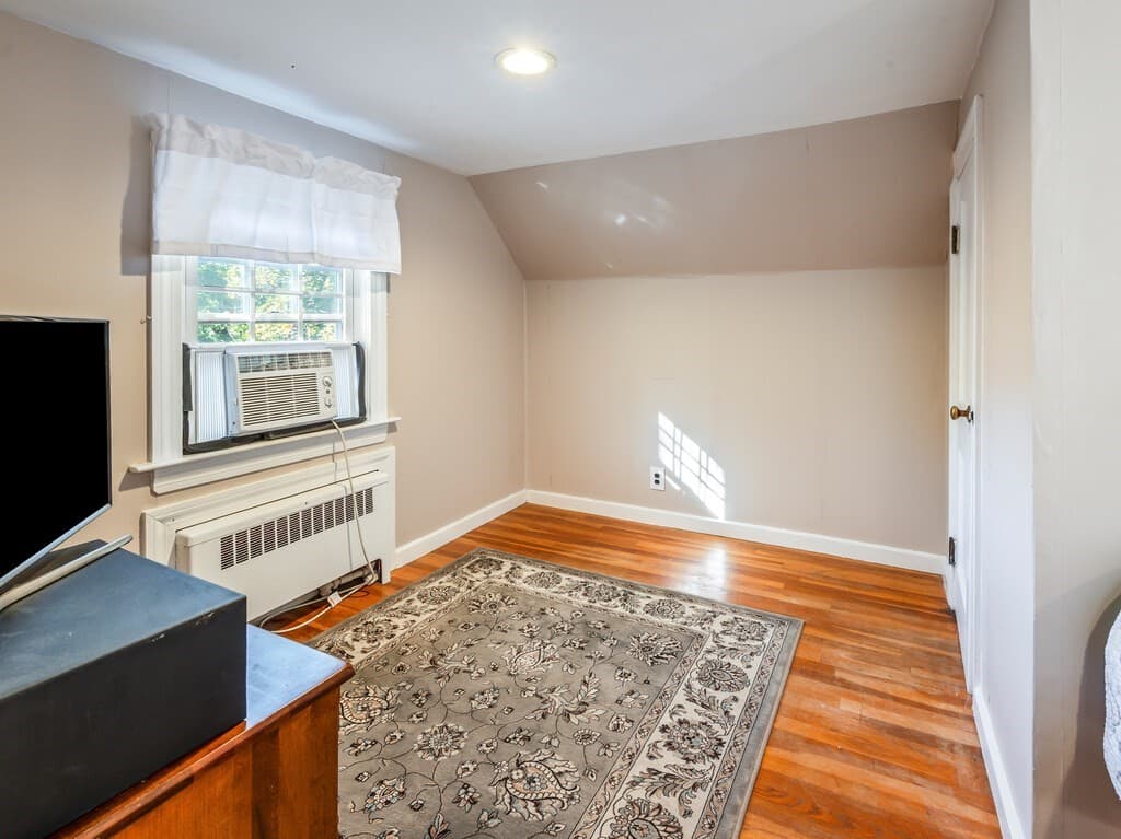 Single Family Residence at 1 Benjamin Rd, Worcester MA 01602, photo 28 of 41
