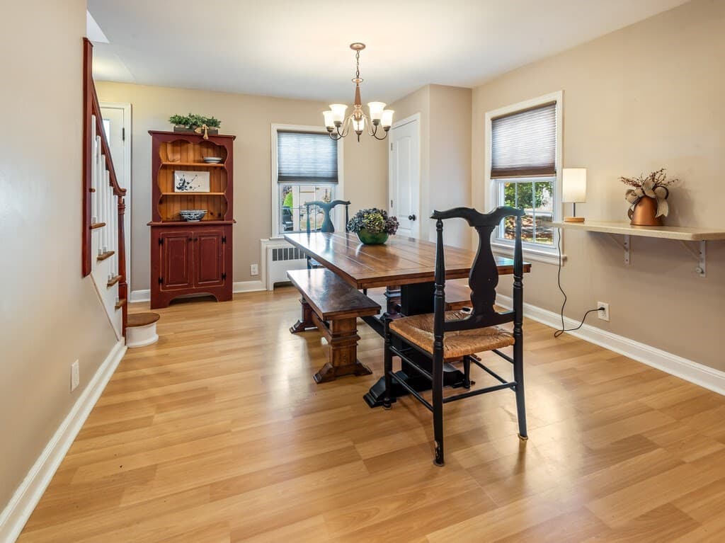 Single Family Residence at 1 Benjamin Rd, Worcester MA 01602, photo 9 of 41