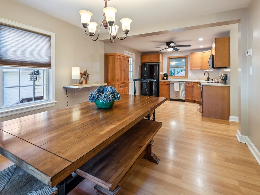 Single Family Residence at 1 Benjamin Rd, Worcester MA 01602, photo 10 of 41