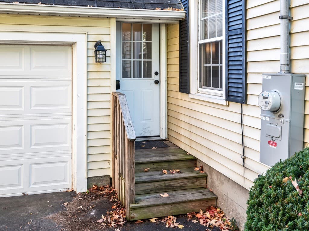 Single Family Residence at 1 Benjamin Rd, Worcester MA 01602, photo 33 of 41