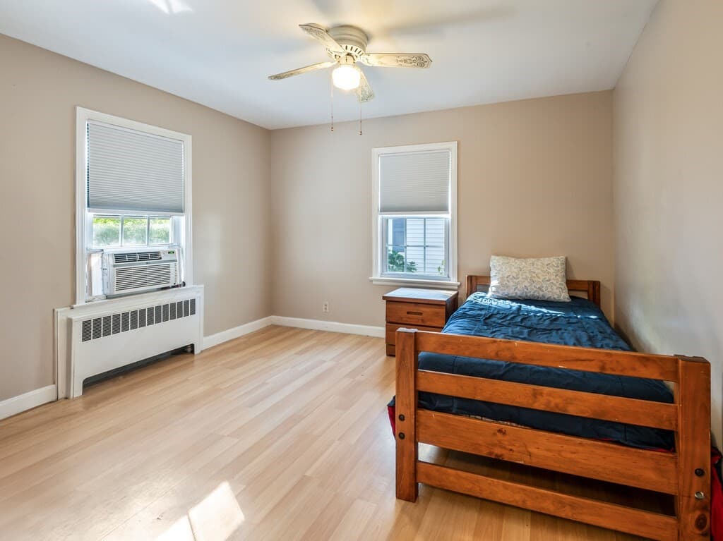 Single Family Residence at 1 Benjamin Rd, Worcester MA 01602, photo 18 of 41