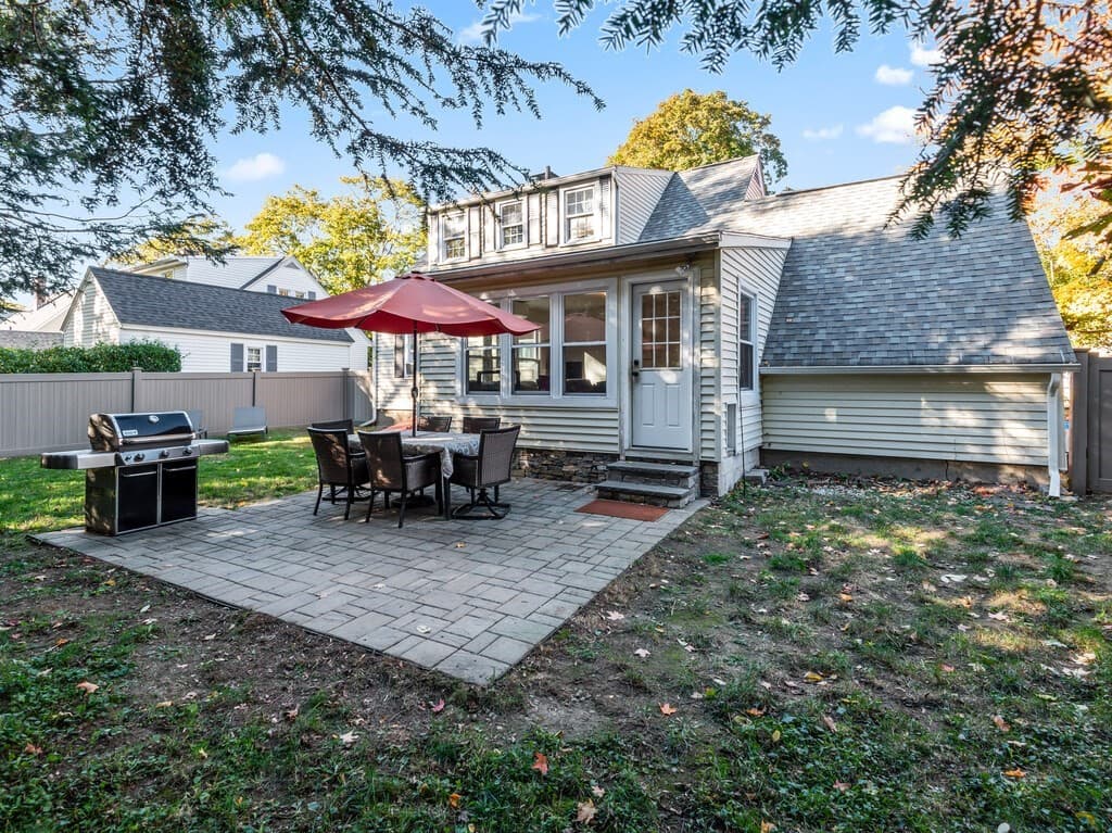 Single Family Residence at 1 Benjamin Rd, Worcester MA 01602, photo 37 of 41