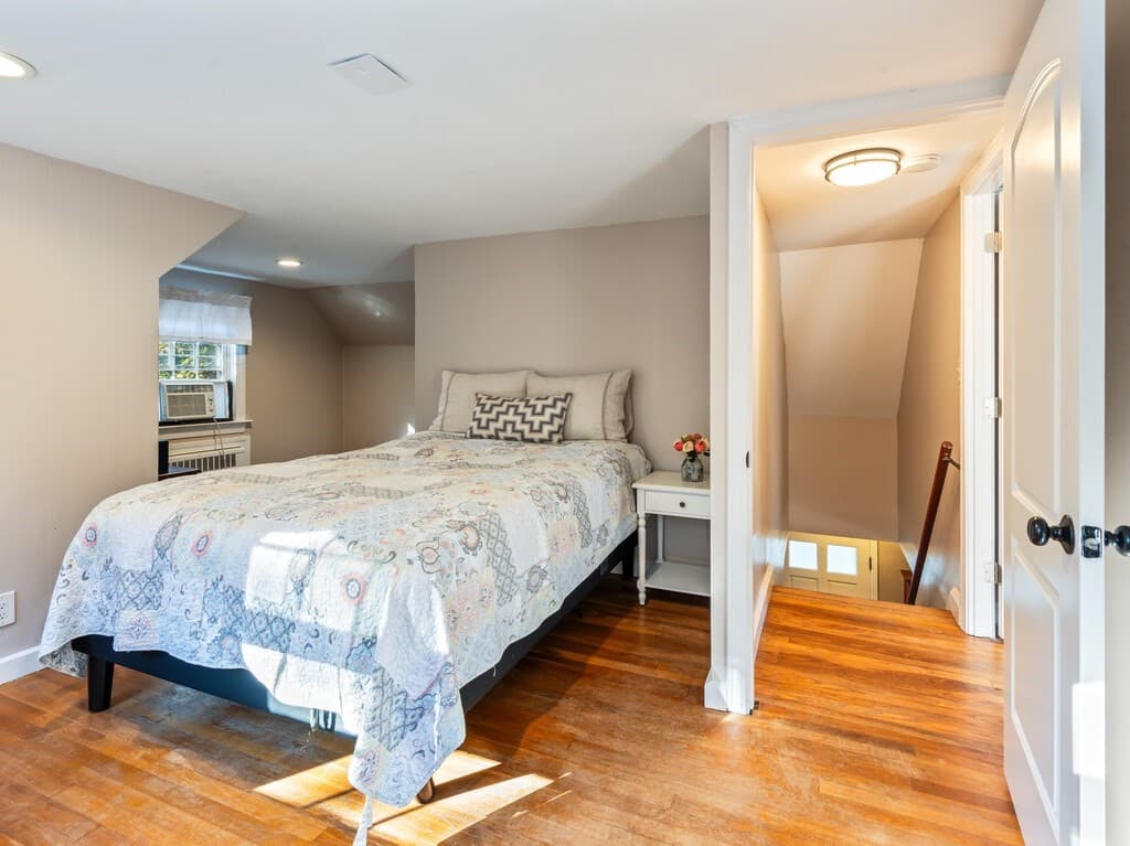 Single Family Residence at 1 Benjamin Rd, Worcester MA 01602, photo 25 of 41