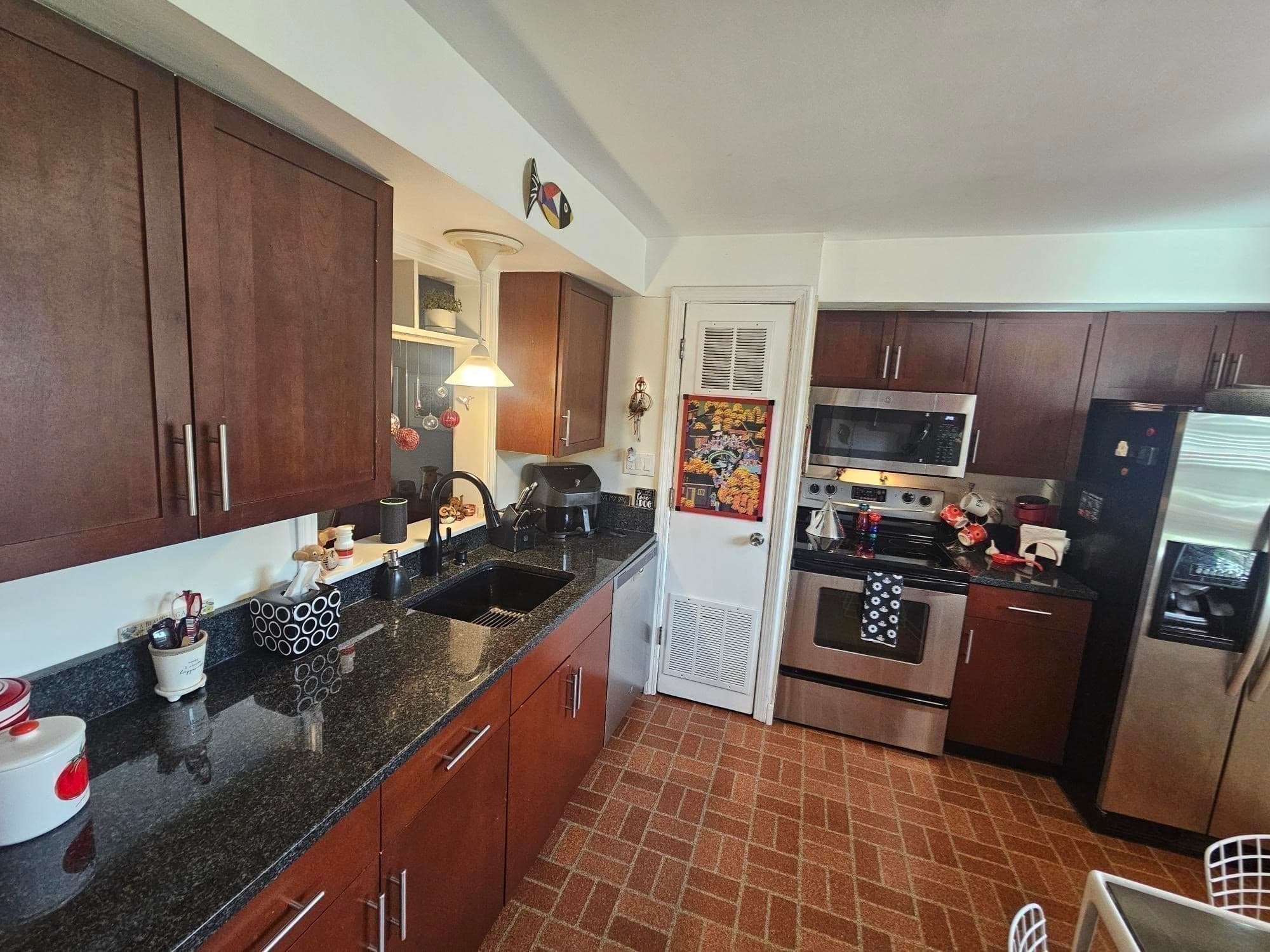 Condominium at 1108 Windsor Dr # 1108, Framingham MA 01701, photo 16 of 40