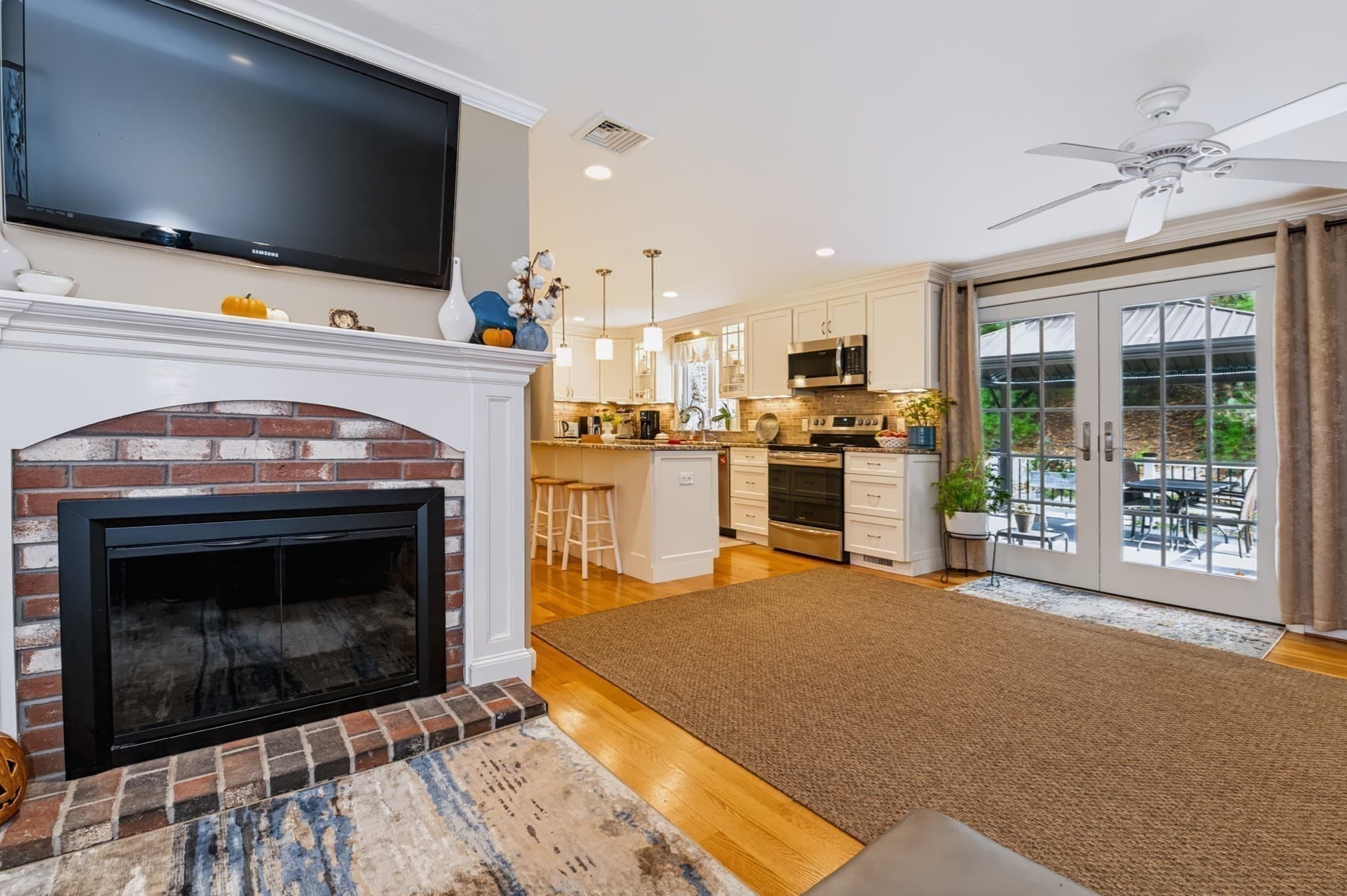 Single Family Residence at 44 Clark Rd, Sturbridge MA 01518, photo 7 of 42