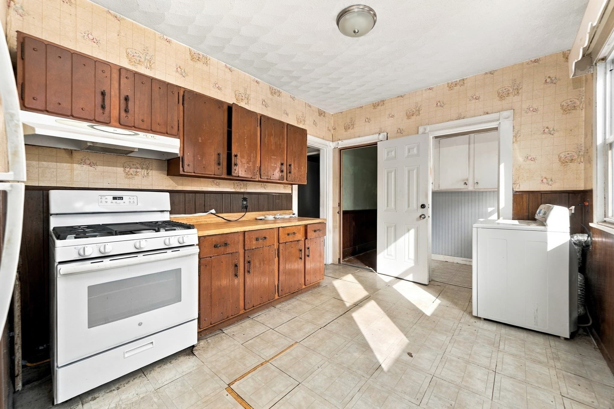 Multi Family at 52 Watts St, Chelsea MA 02150, photo 22 of 42