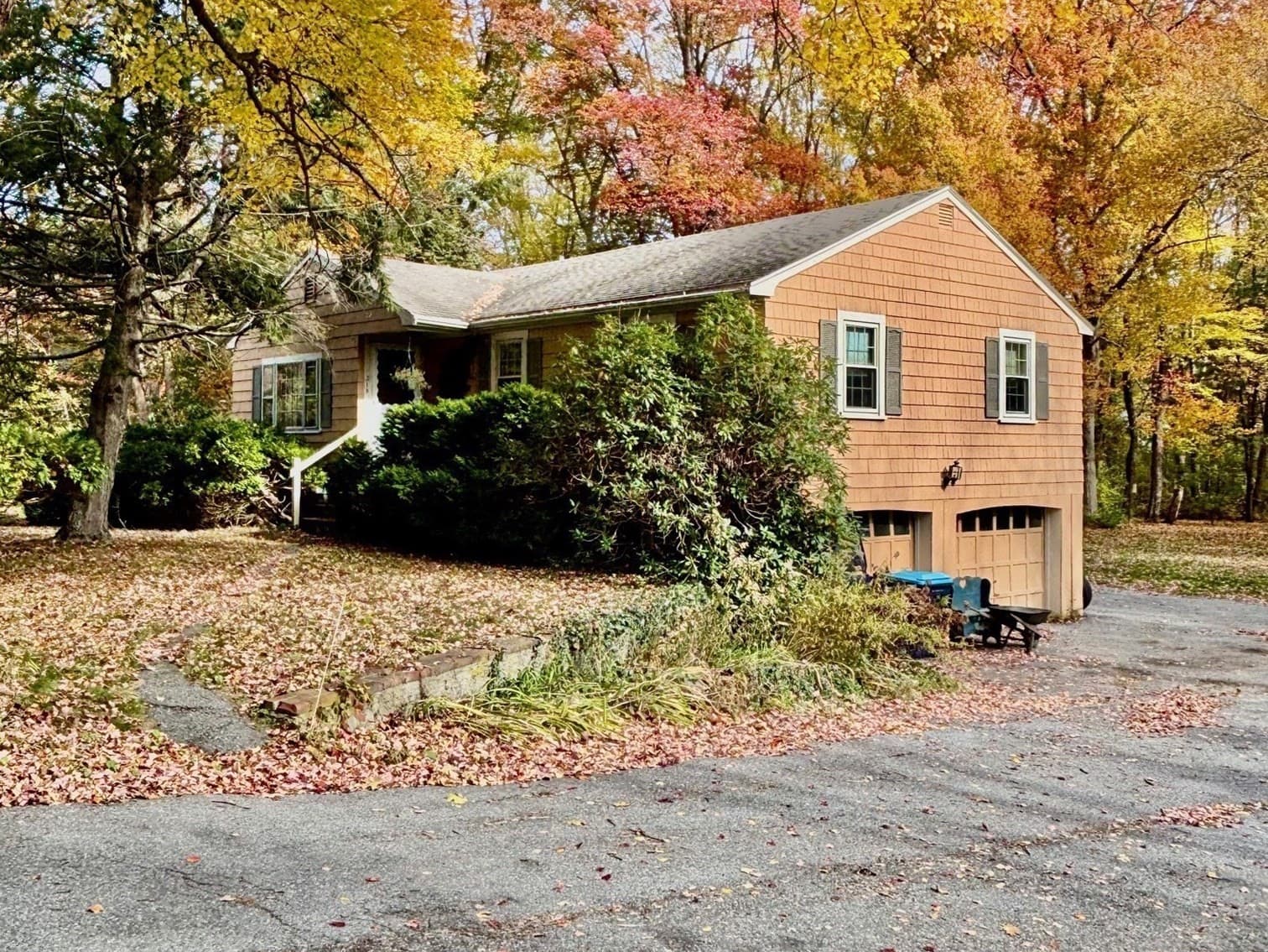 Single Family Residence at 215 Haverhill St, North Reading MA 01864, photo 2 of 6