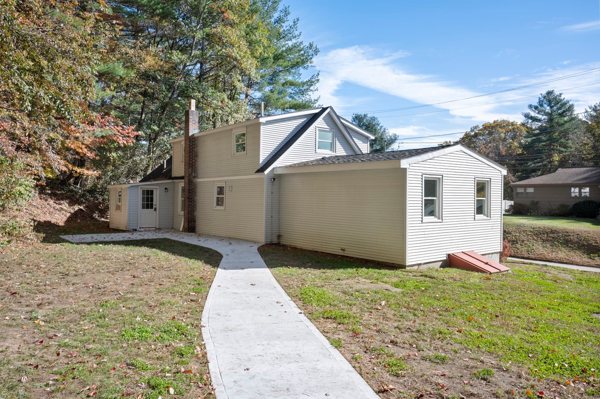 Single Family Residence at 78 Pleasant St., Grafton MA 01519, photo 4 of 31