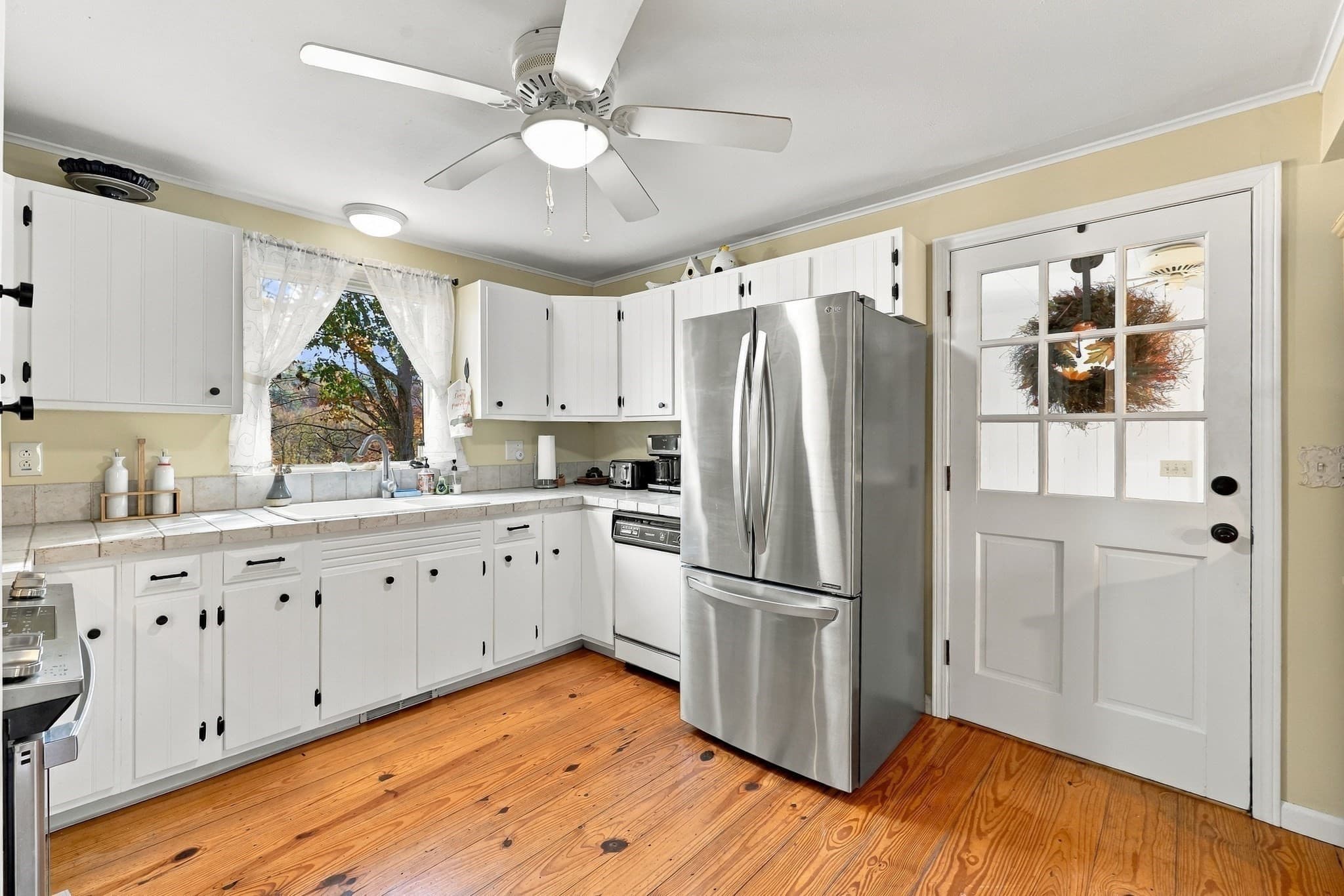 Single Family Residence at 149 Boston Road, Palmer MA 01069, photo 9 of 39
