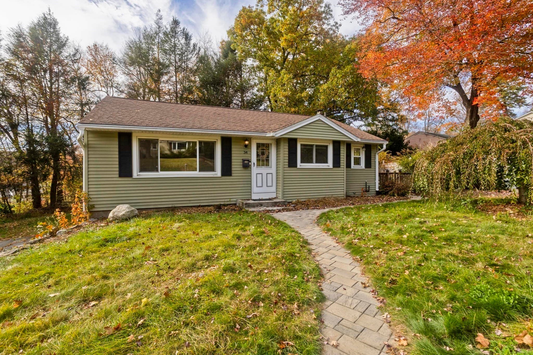 Single Family Residence at 34 Geraldine St, Palmer MA 01069, photo 3 of 38