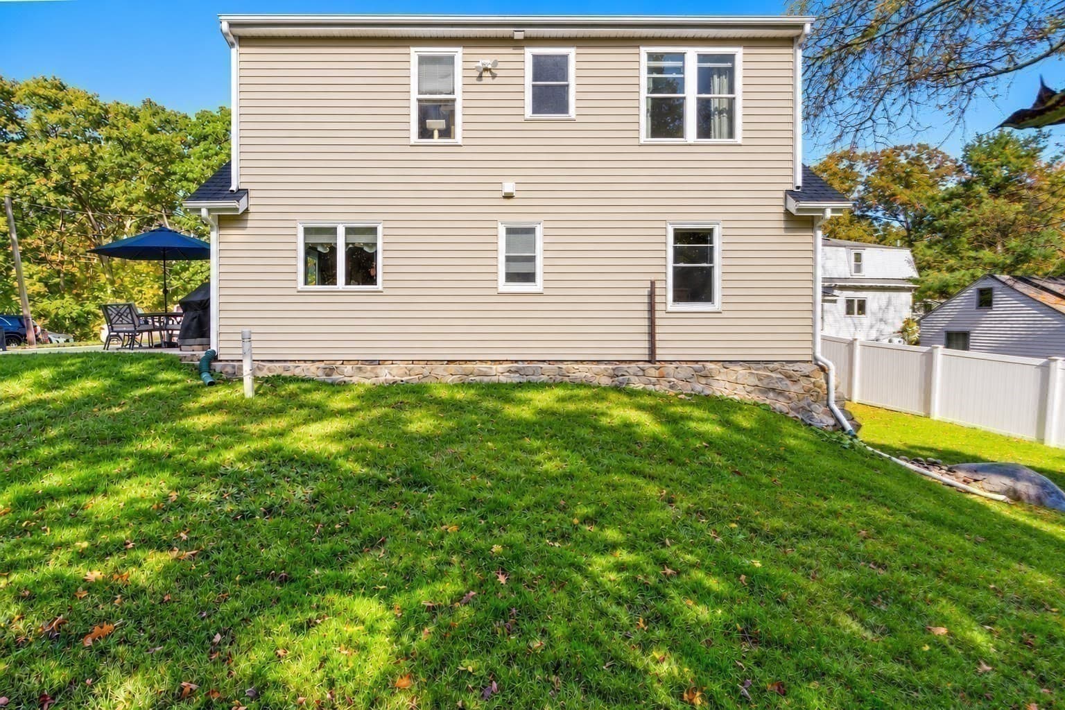 Single Family Residence at 1 Alder St, Medway MA 02053, photo 3 of 35