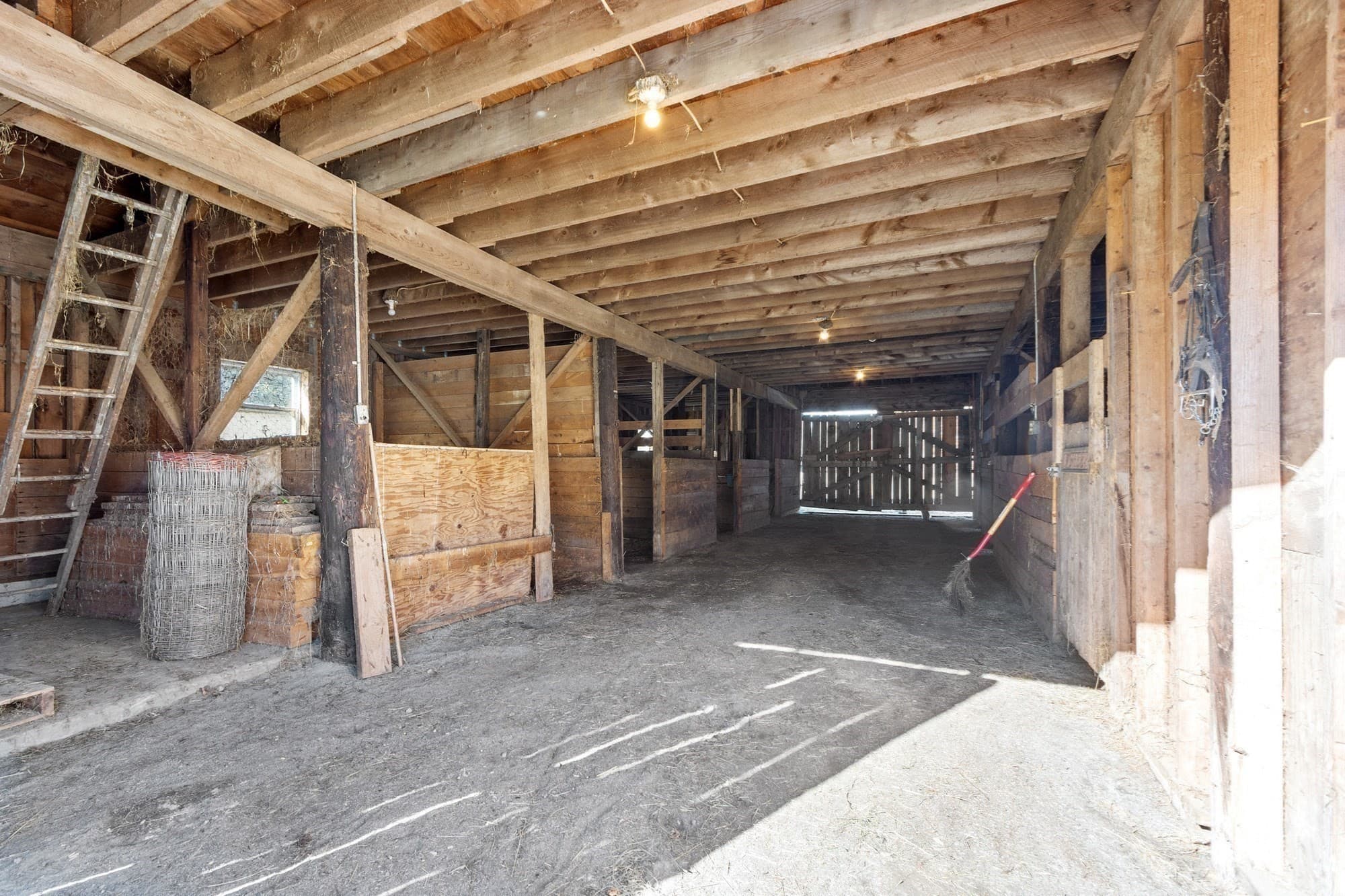 Residential at 256 Warwick Rd, Royalston MA 01368, photo 32 of 40