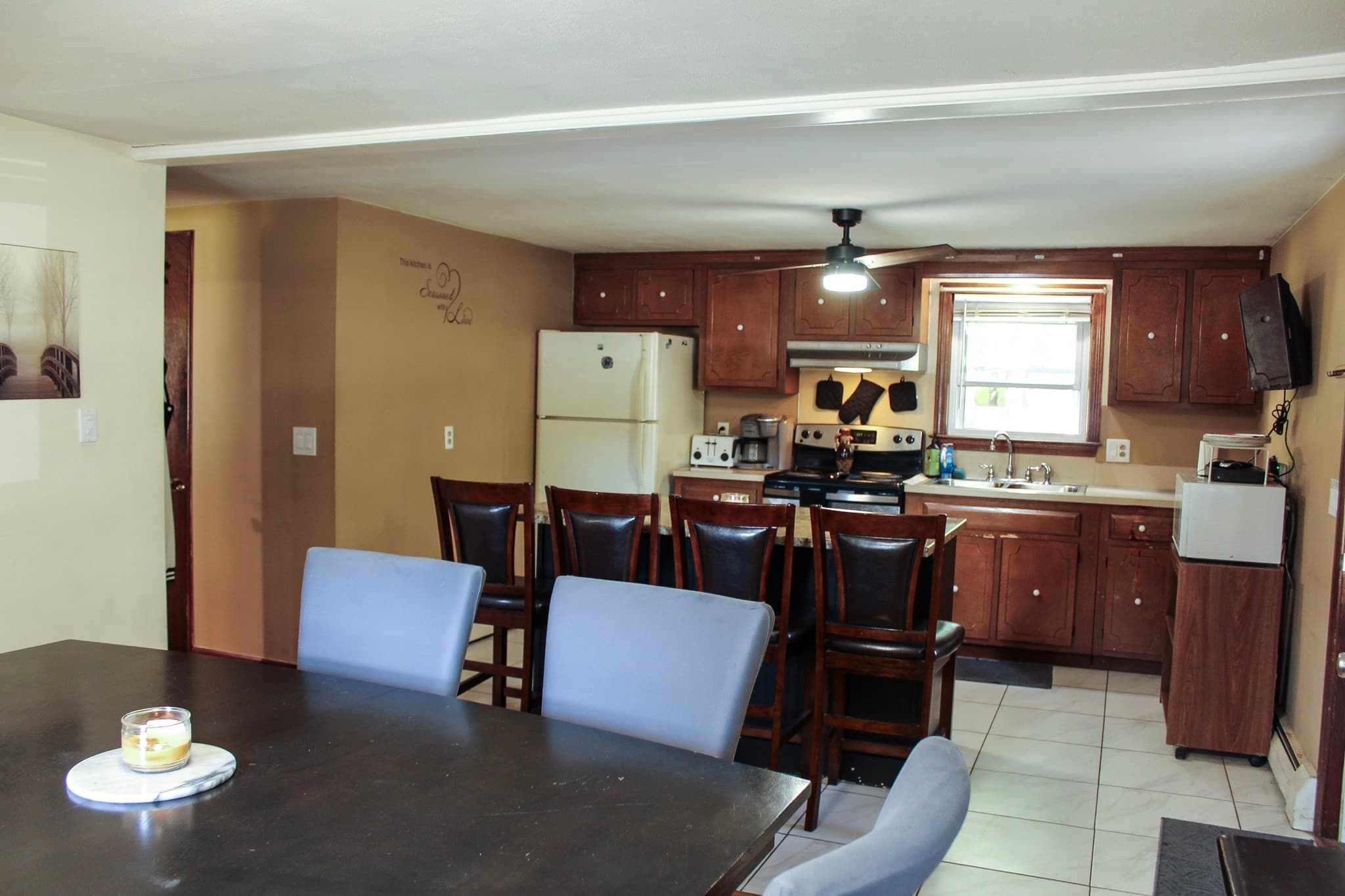 Single Family Residence at 165 Fremont St, Taunton MA 02780, photo 3 of 4