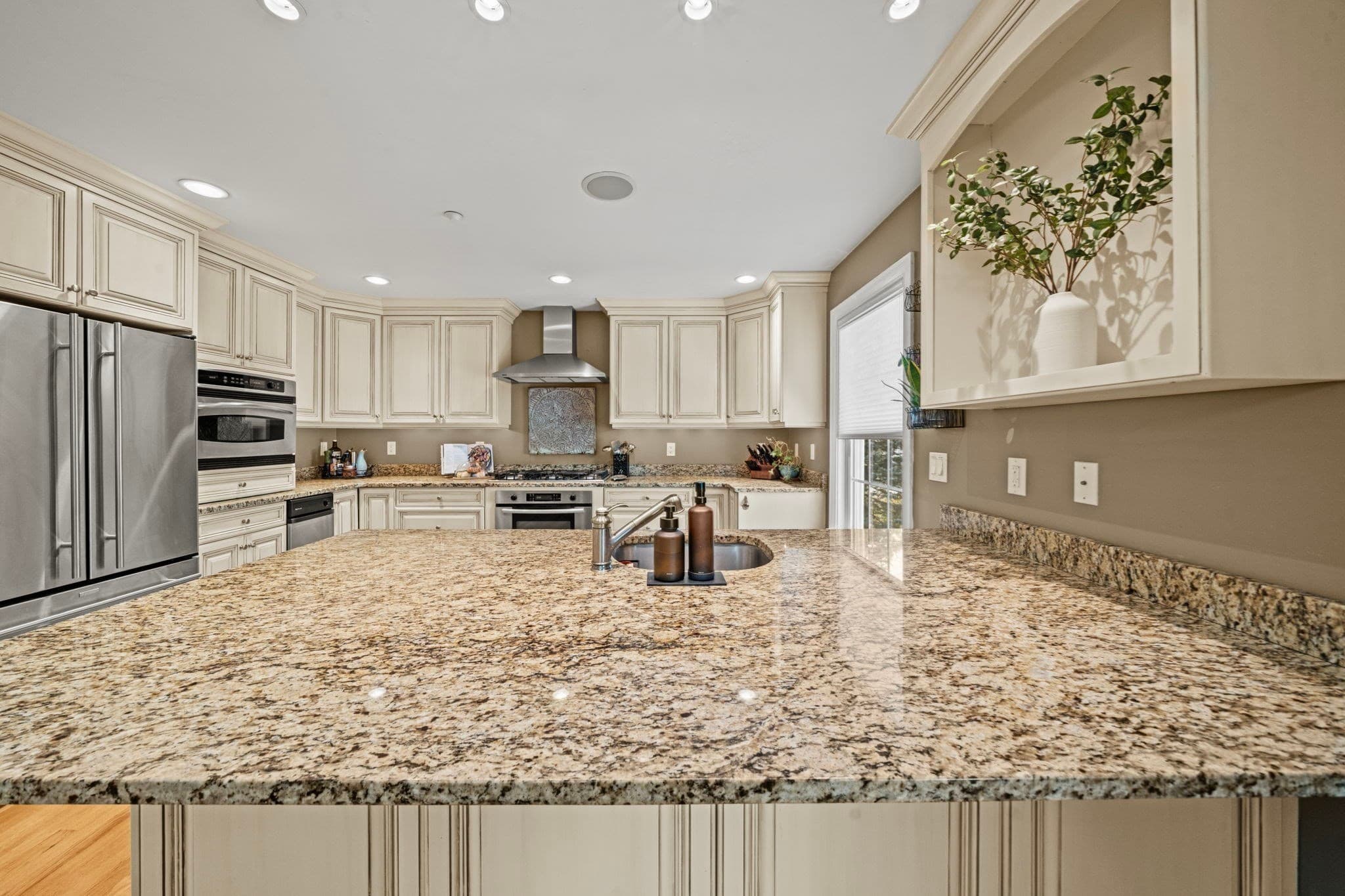 Condominium at 193 Elm St # 612, North Reading MA 01864, photo 7 of 39