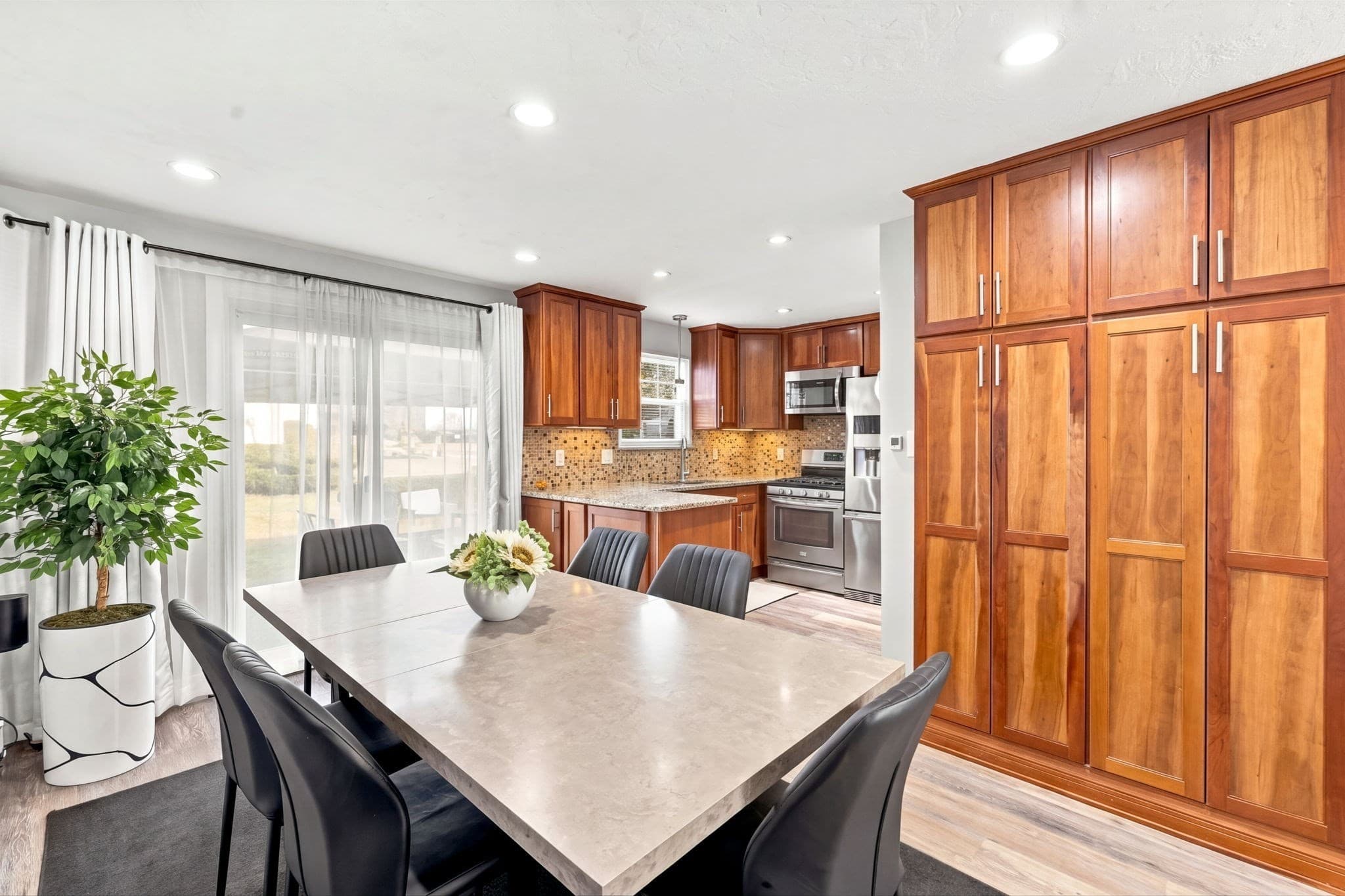 Condominium at 945 Riverside Dr # 4C, Methuen MA 01844, photo 5 of 39