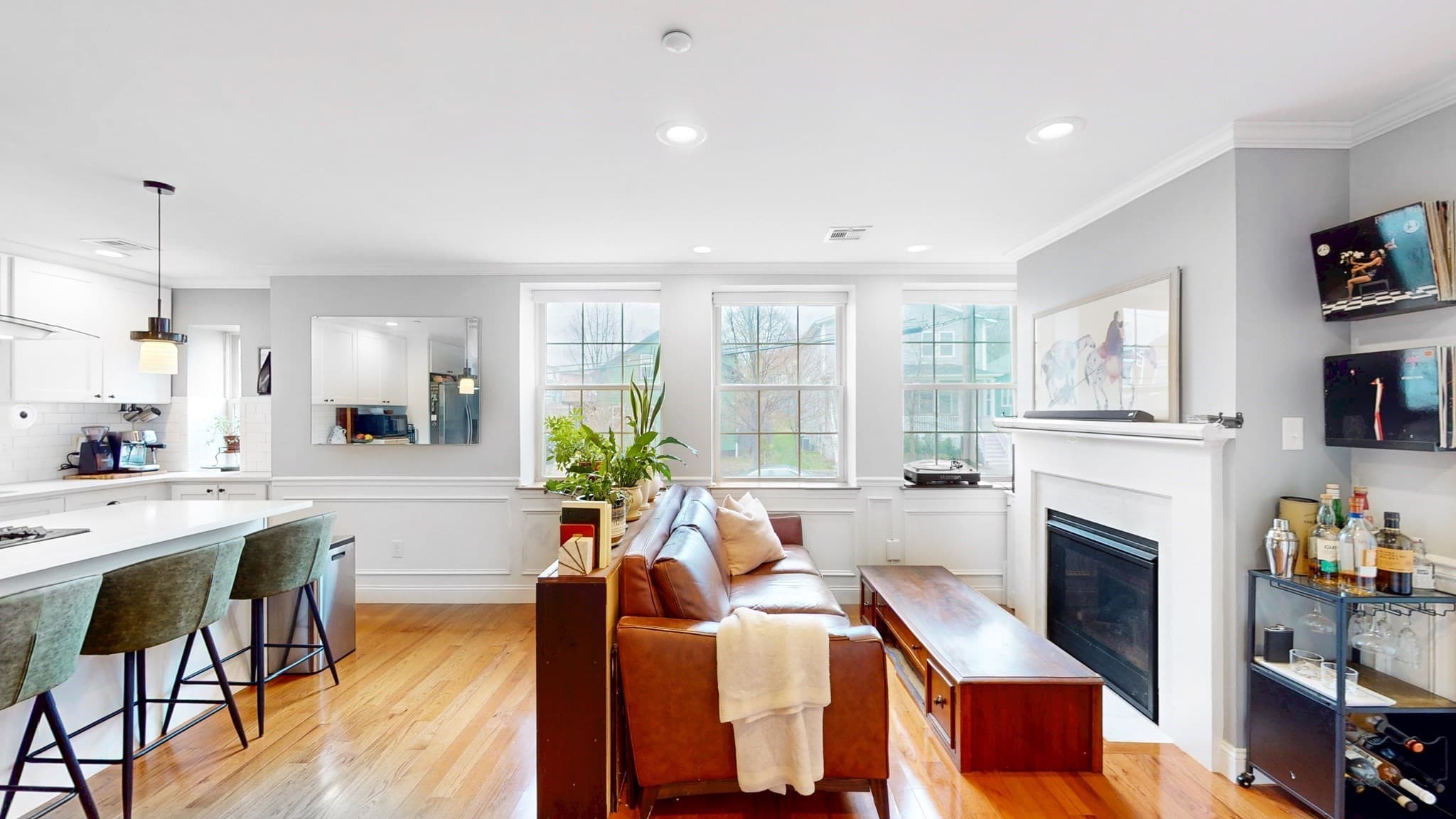 Condominium at 7 Mt Hope # 202, Providence RI 02906, photo 4 of 8