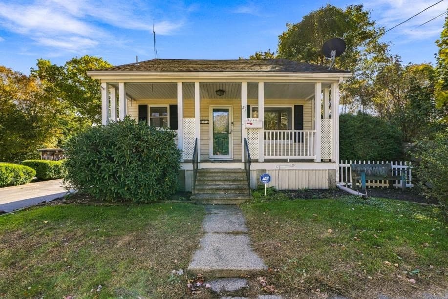 23 Gertrude St, Uxbridge MA 01569