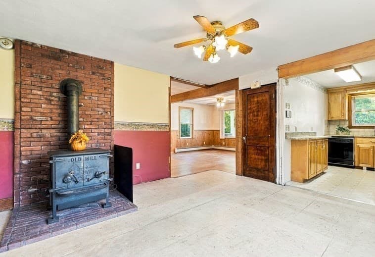 Single Family Residence at 23 Gertrude St, Uxbridge MA 01569, photo 15 of 38