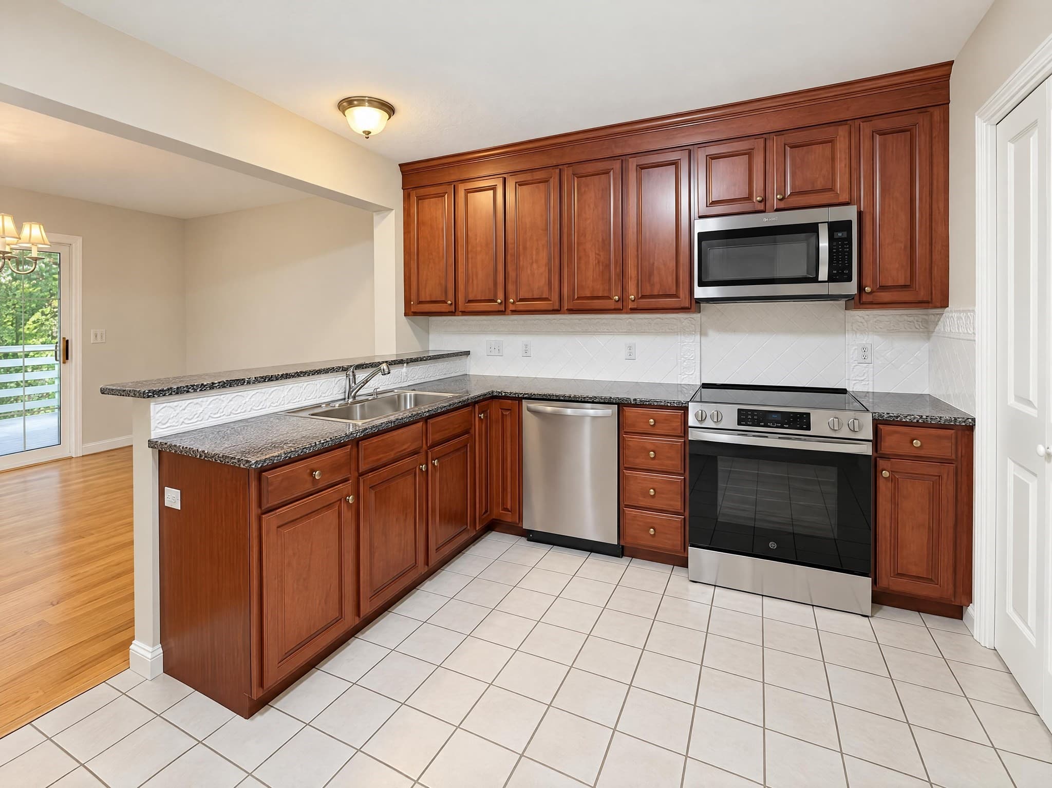 Condominium at 5 Gilmore Farm Rd # 5, Westborough MA 01581, photo 2 of 23