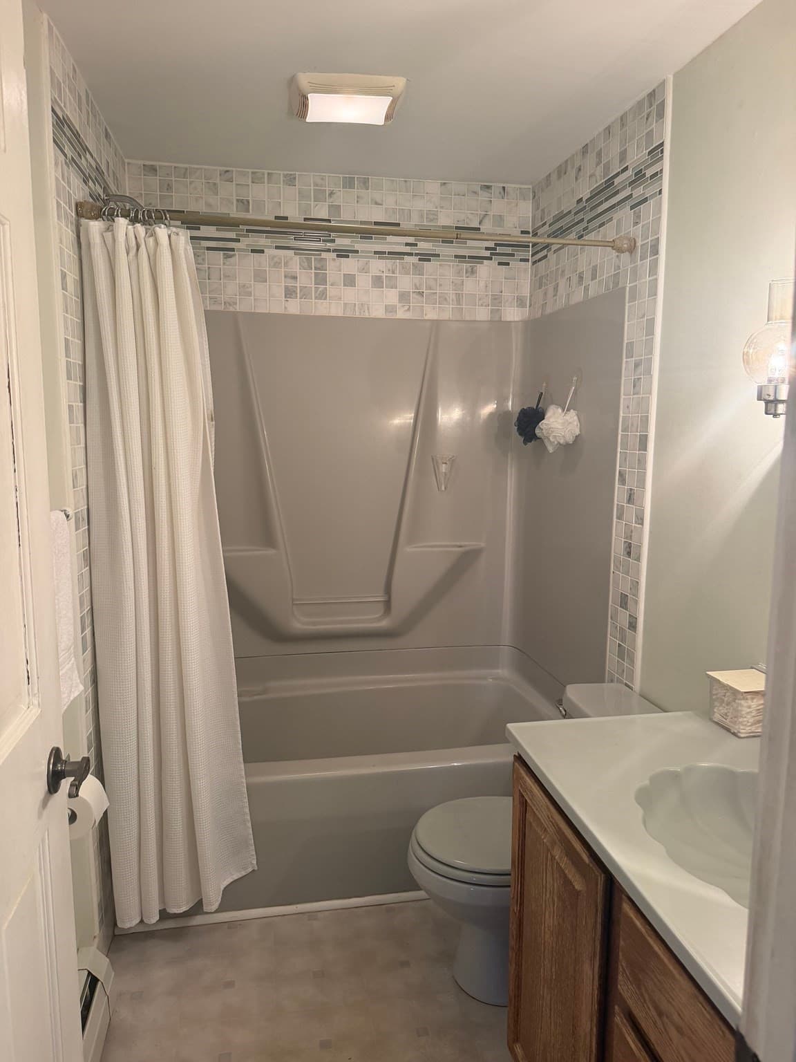 Single Family Residence at 25 Rabideau Drive, Easthampton MA 01027, photo 5 of 23