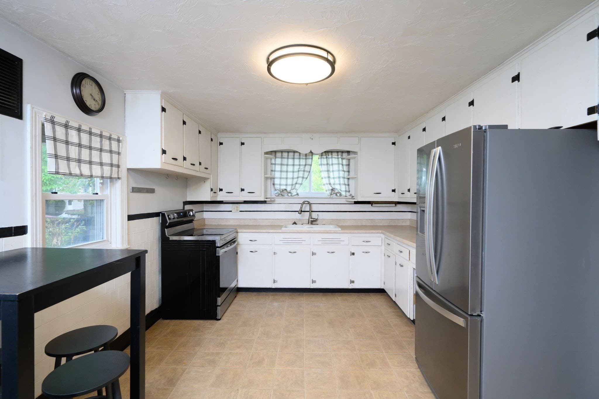 Single Family Residence at 627 Temple St, Whitman MA 02382, photo 7 of 26