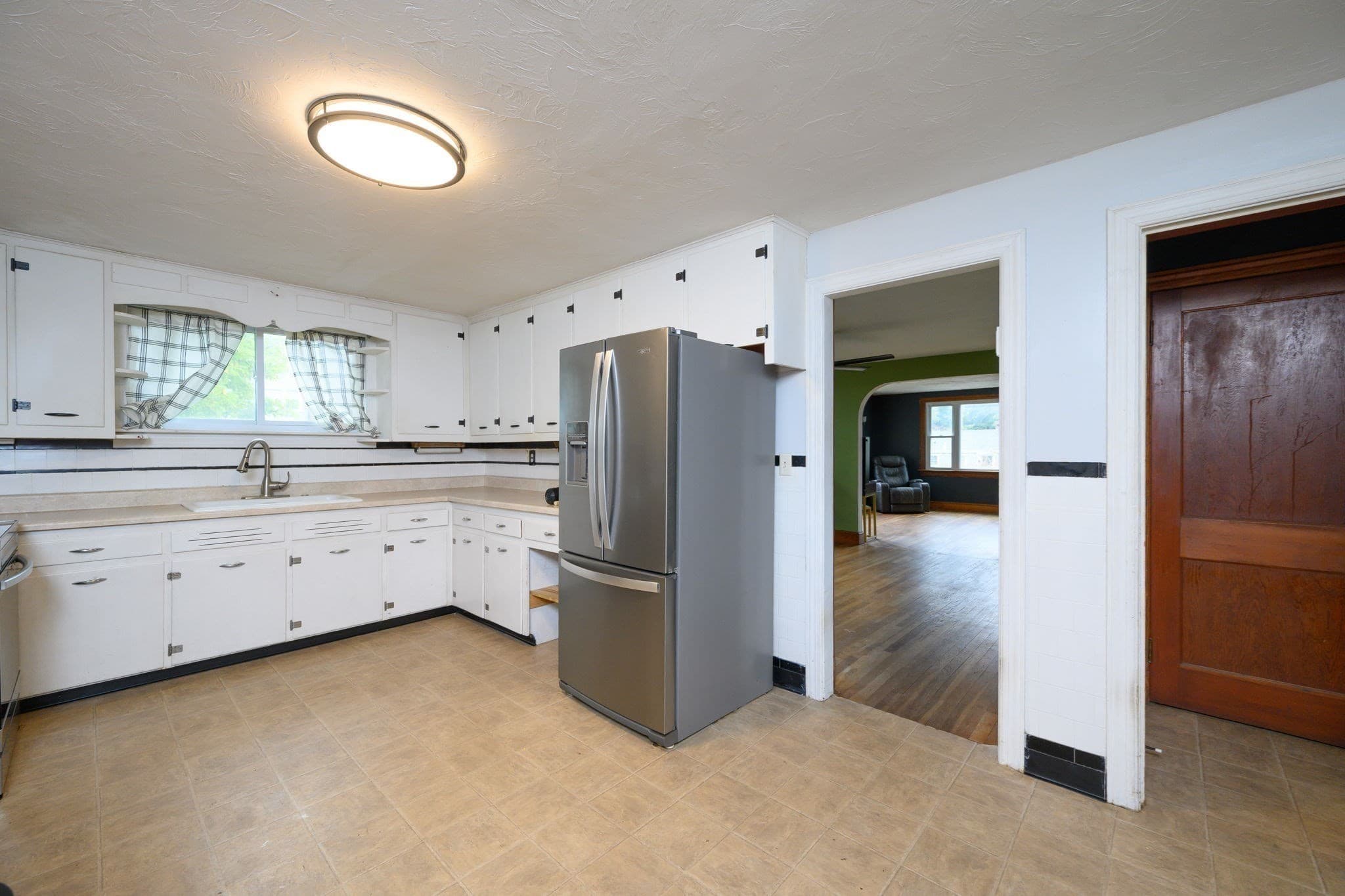 Single Family Residence at 627 Temple St, Whitman MA 02382, photo 10 of 26