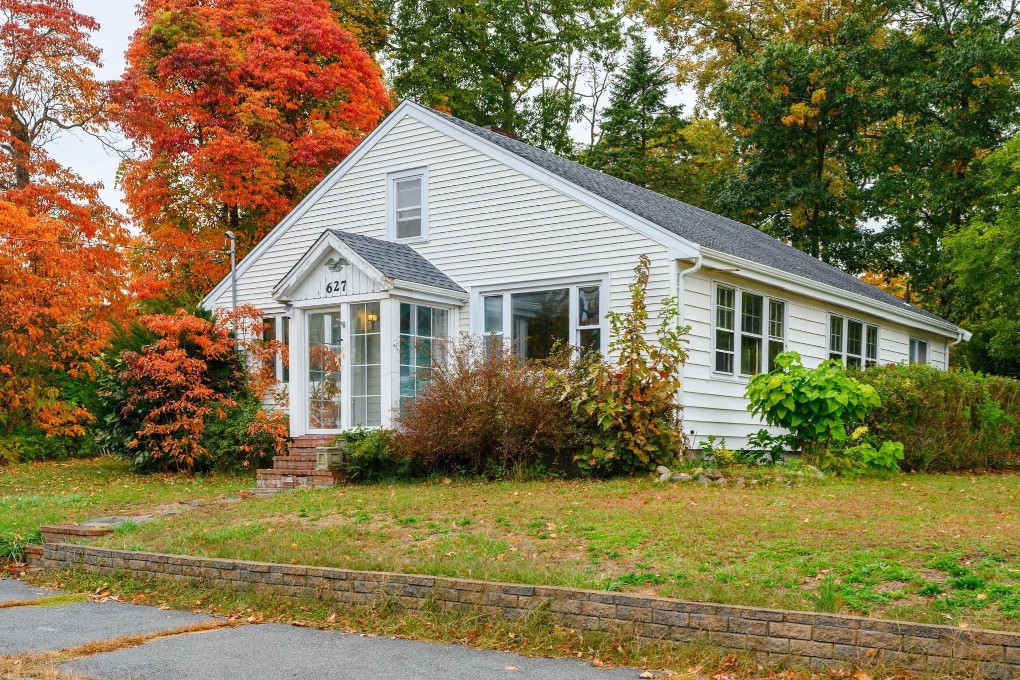 Single Family Residence at 627 Temple St, Whitman MA 02382, photo 4 of 26