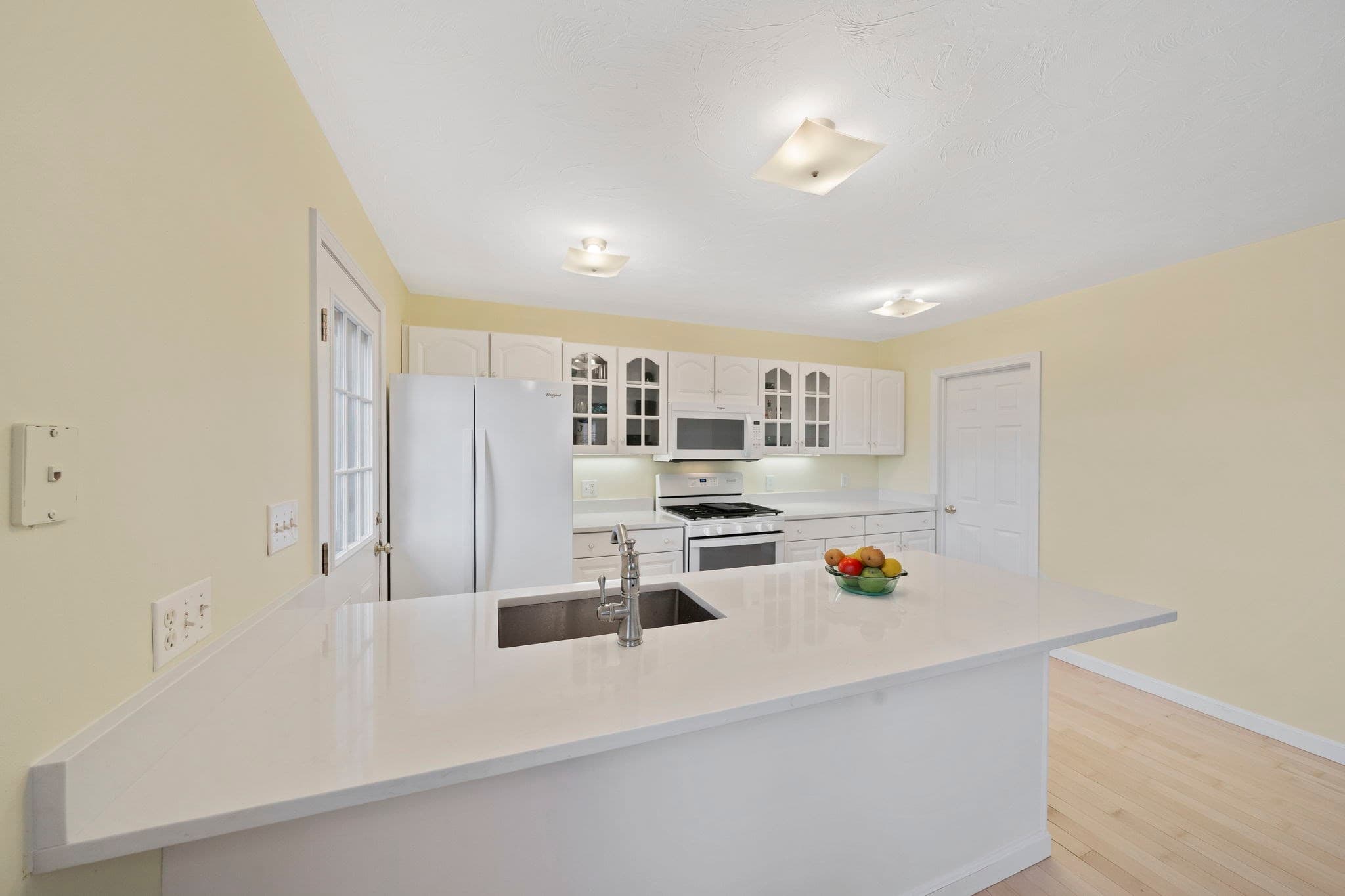 Single Family Residence at 11 Doris Dr., Weymouth MA 02191, photo 5 of 37