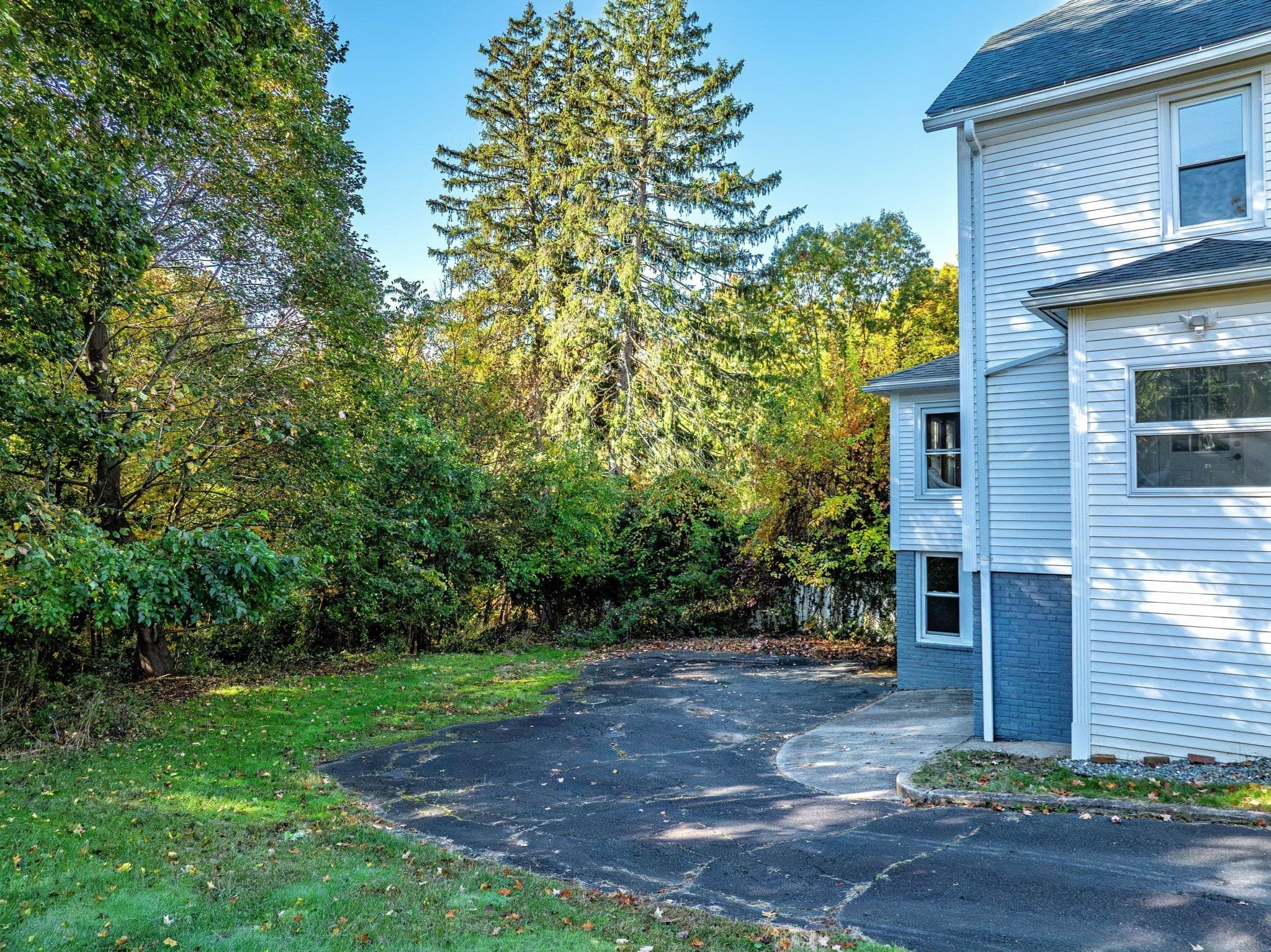 Single Family Residence at 104 Eleanor Road, Springfield MA 01108, photo 23 of 32