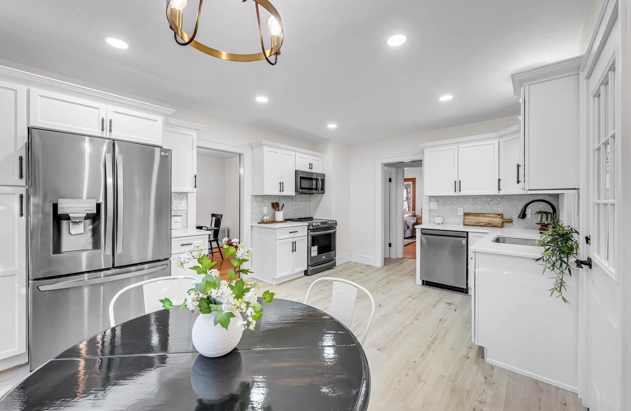 Single Family Residence at 104 Eleanor Road, Springfield MA 01108, photo 11 of 32