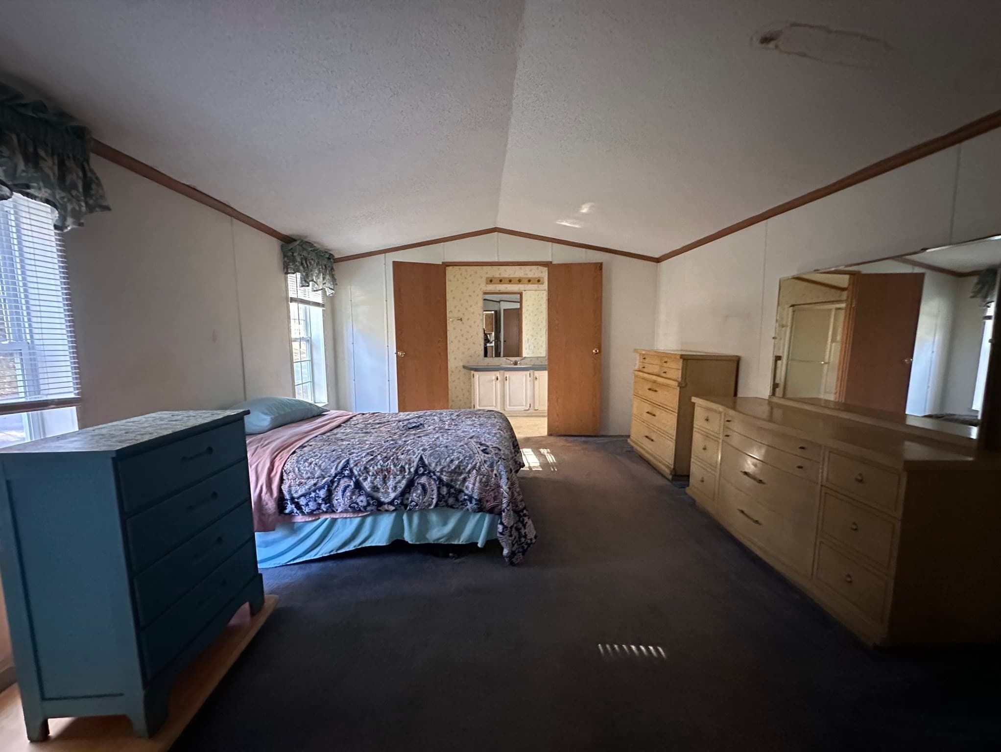 Mobile Home at 78 Whitney St, Gardner MA 01440, photo 11 of 15