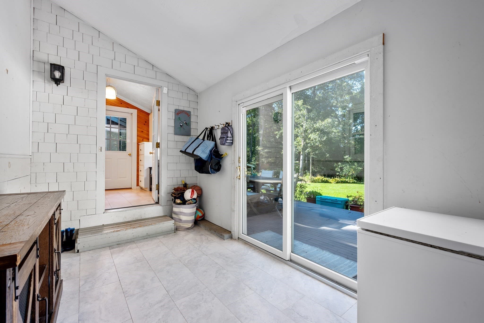 Single Family Residence at 893 Osterville West Barnstable, Barnstable MA 02648, photo 16 of 39