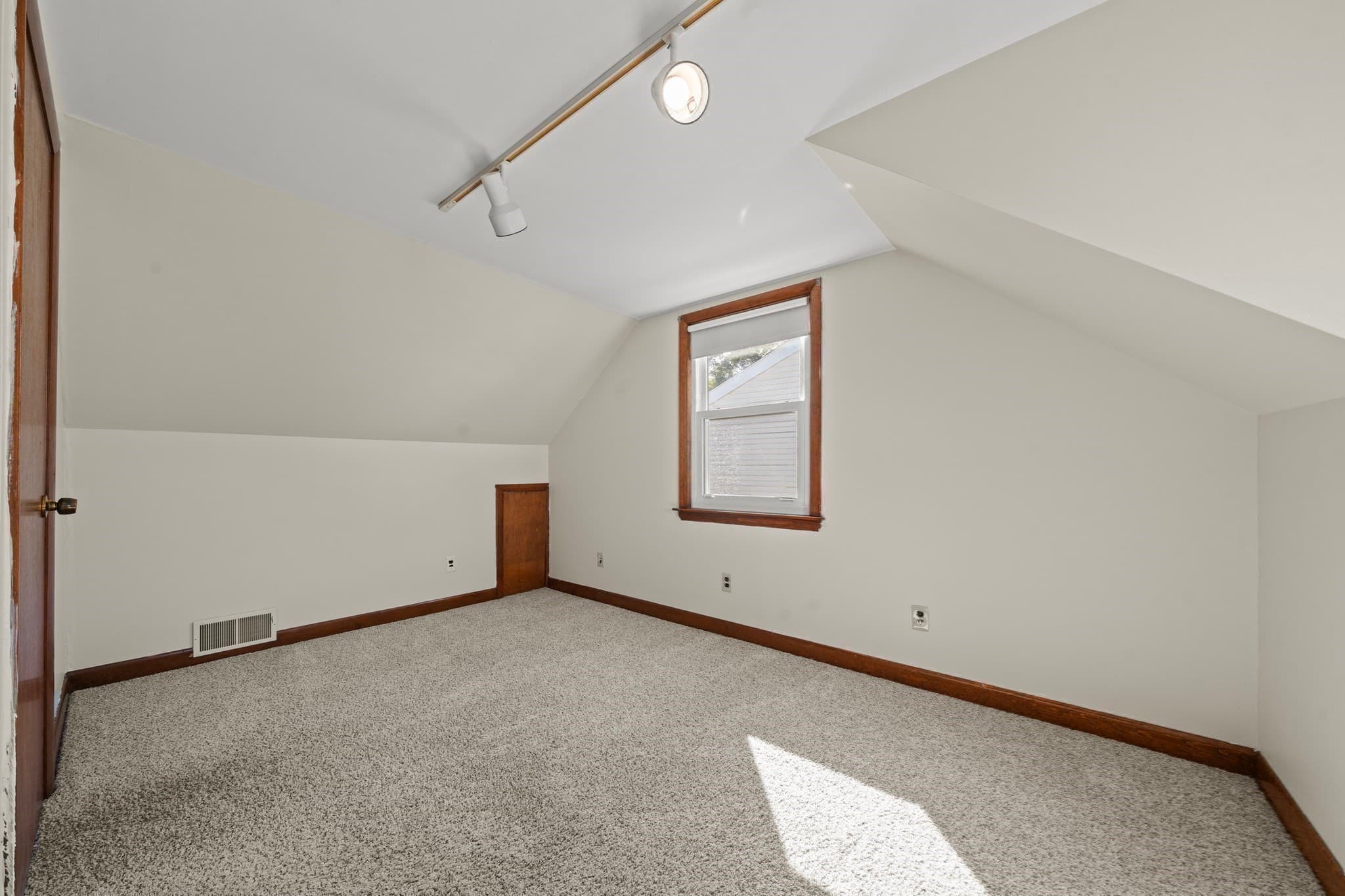 Single Family Residence at 74 Bowdoin Ave, Waltham MA 02451, photo 20 of 36