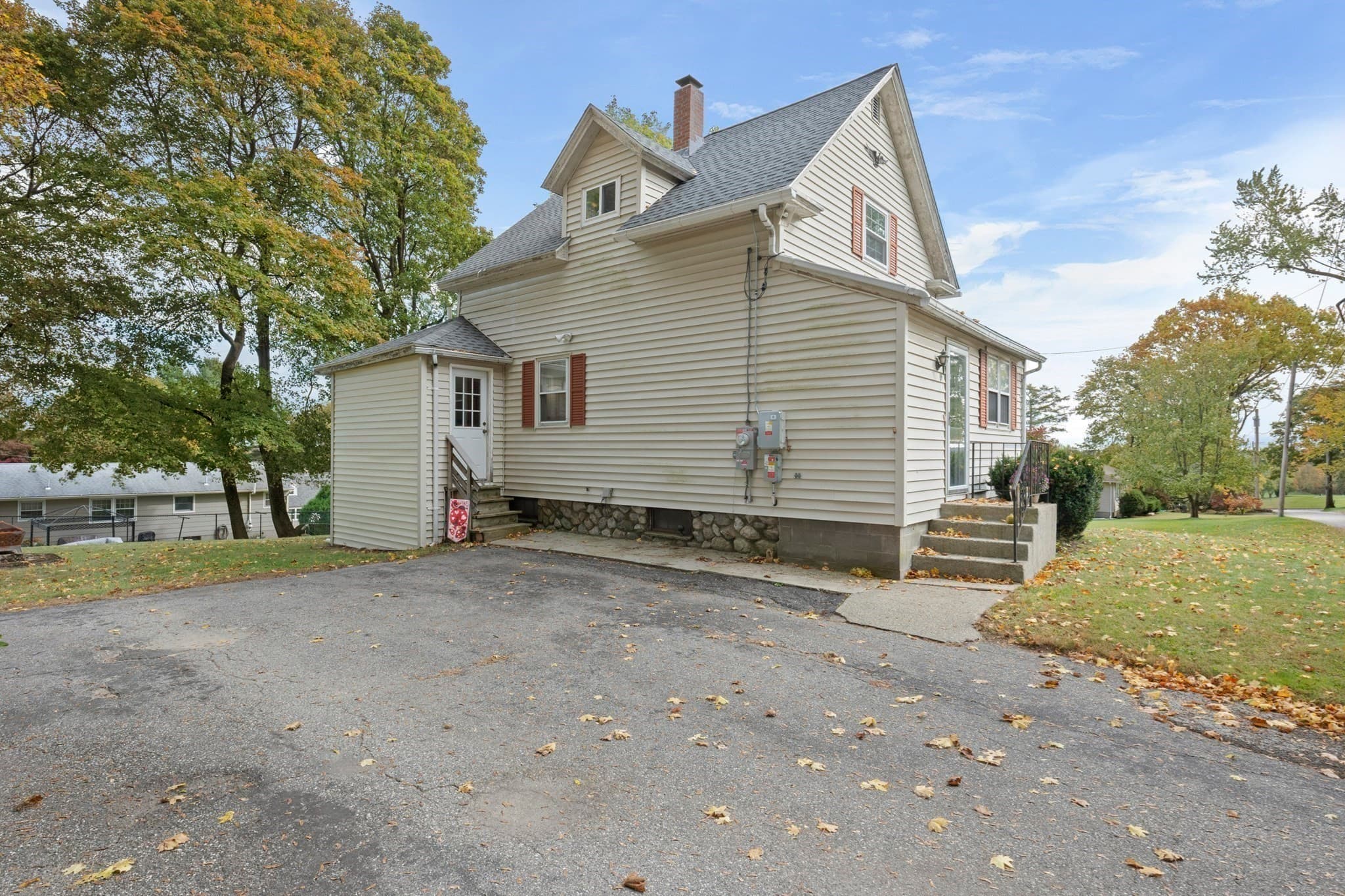 Single Family Residence at 19 Lexington Ave, Auburn MA 01501, photo 26 of 29