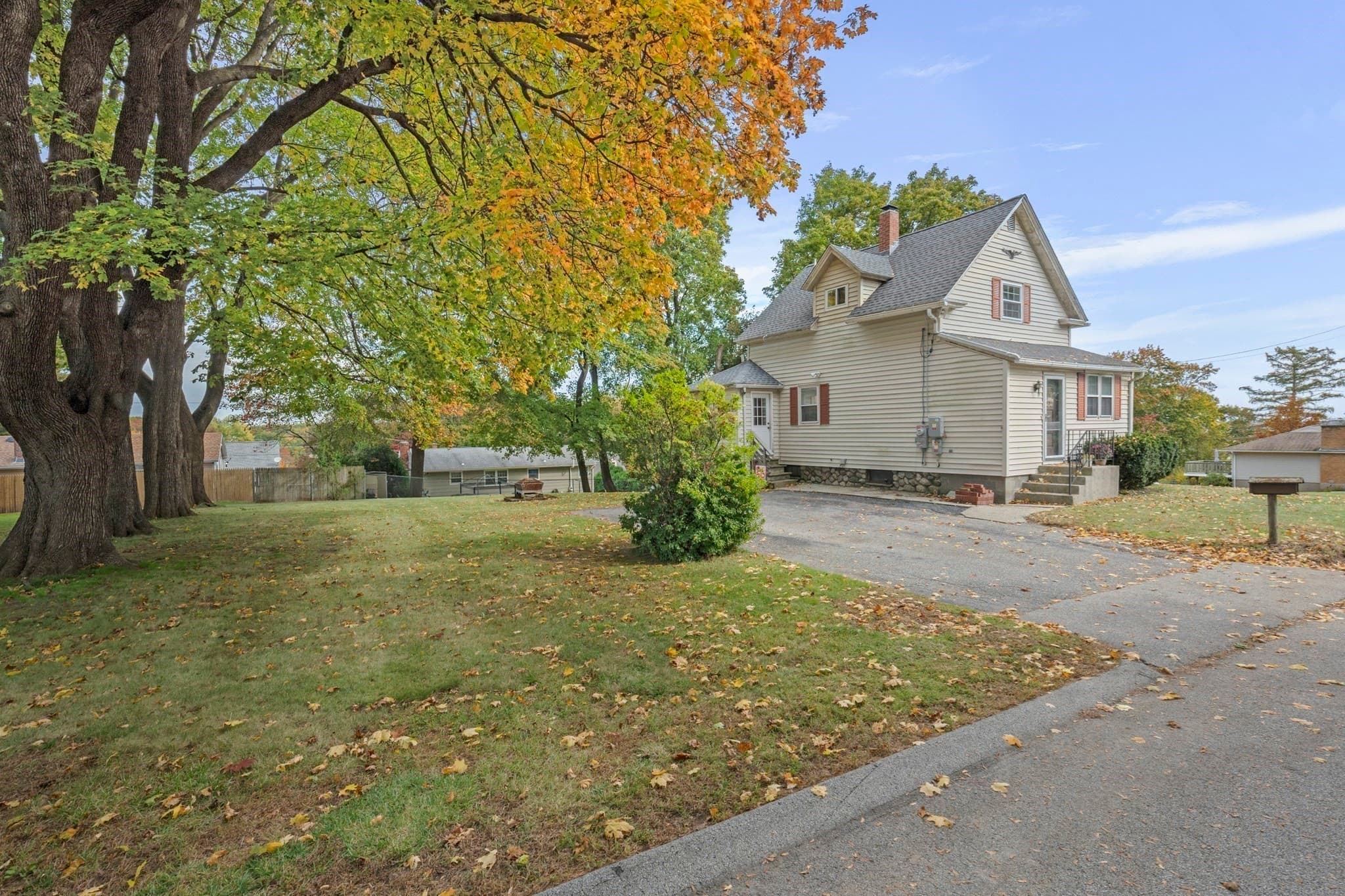 Single Family Residence at 19 Lexington Ave, Auburn MA 01501, photo 25 of 29
