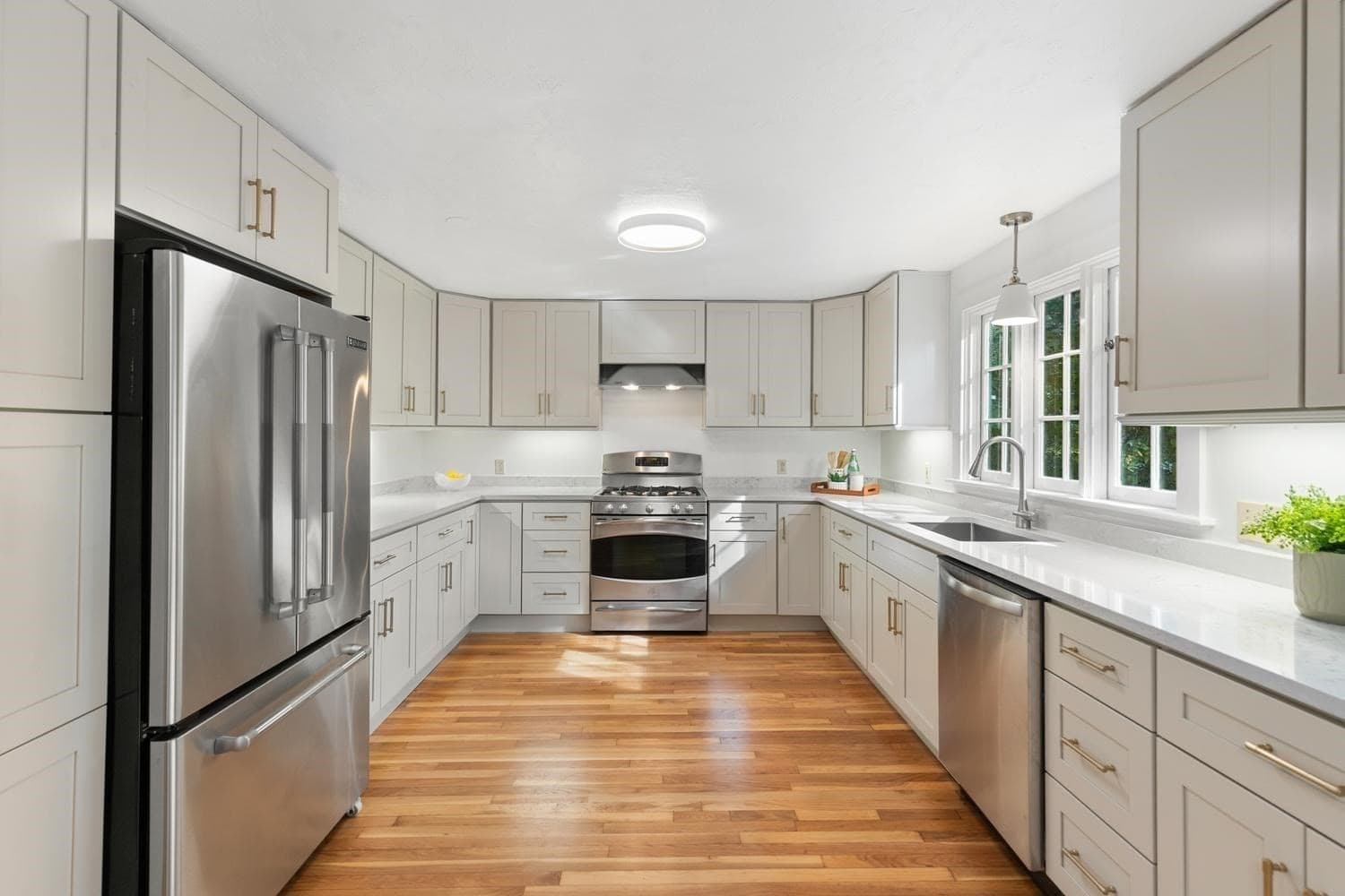 Single Family Residence at 119 Cross Ln, Beverly MA 01915, photo 2 of 37